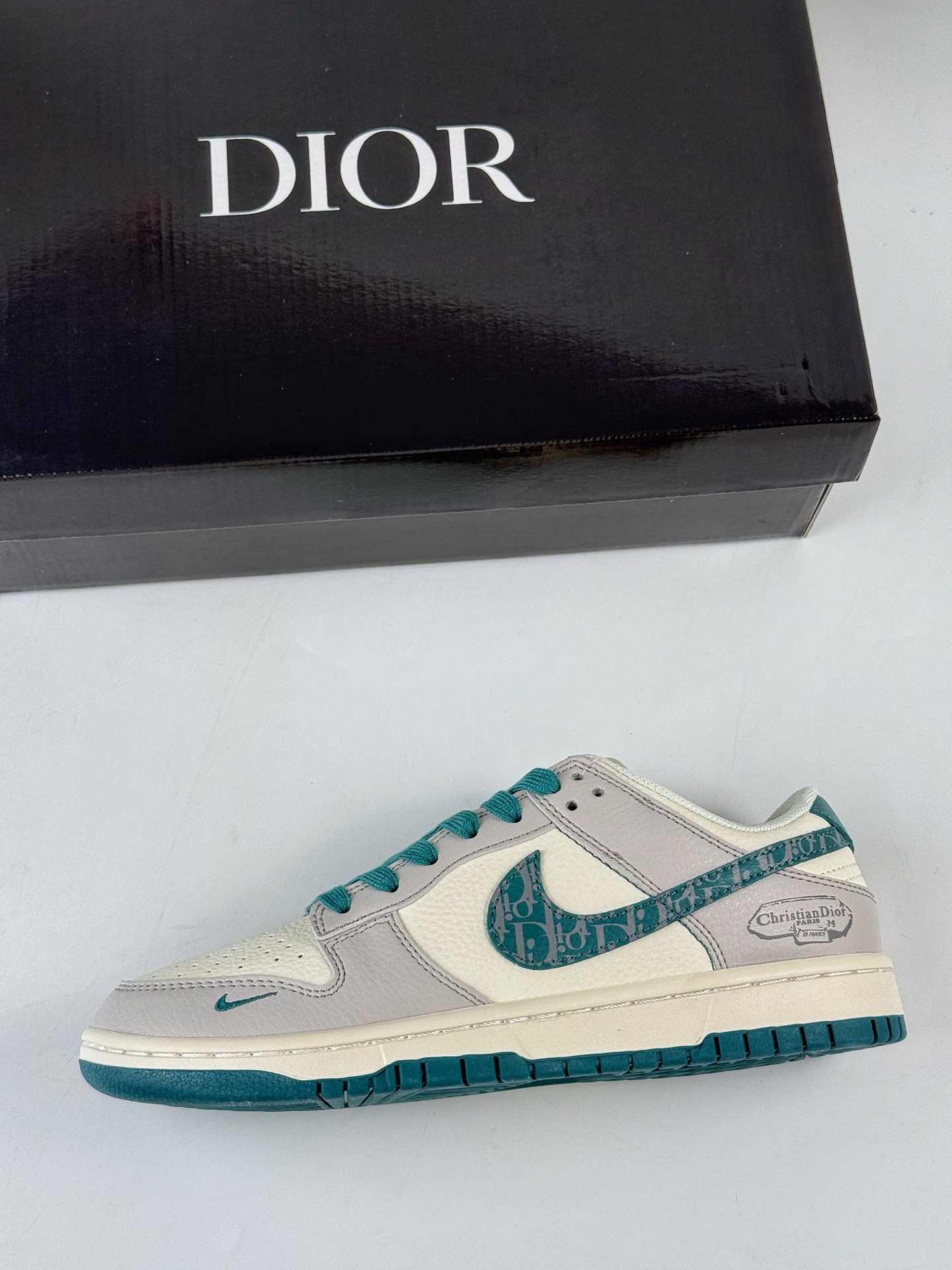 280 Nike SB Dunk Low x DIOR 灰白绿小勾 ZH2598-277