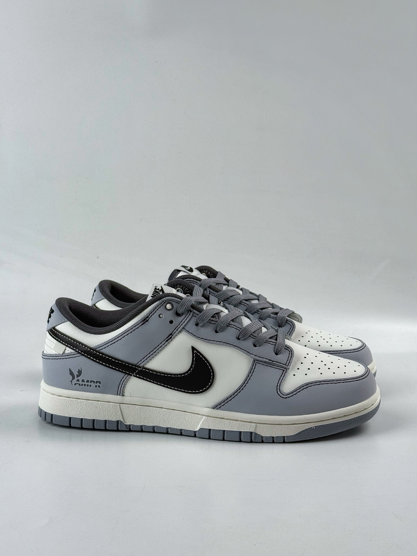 260 Nike SB Dunk Low 灰白 BB0528-109