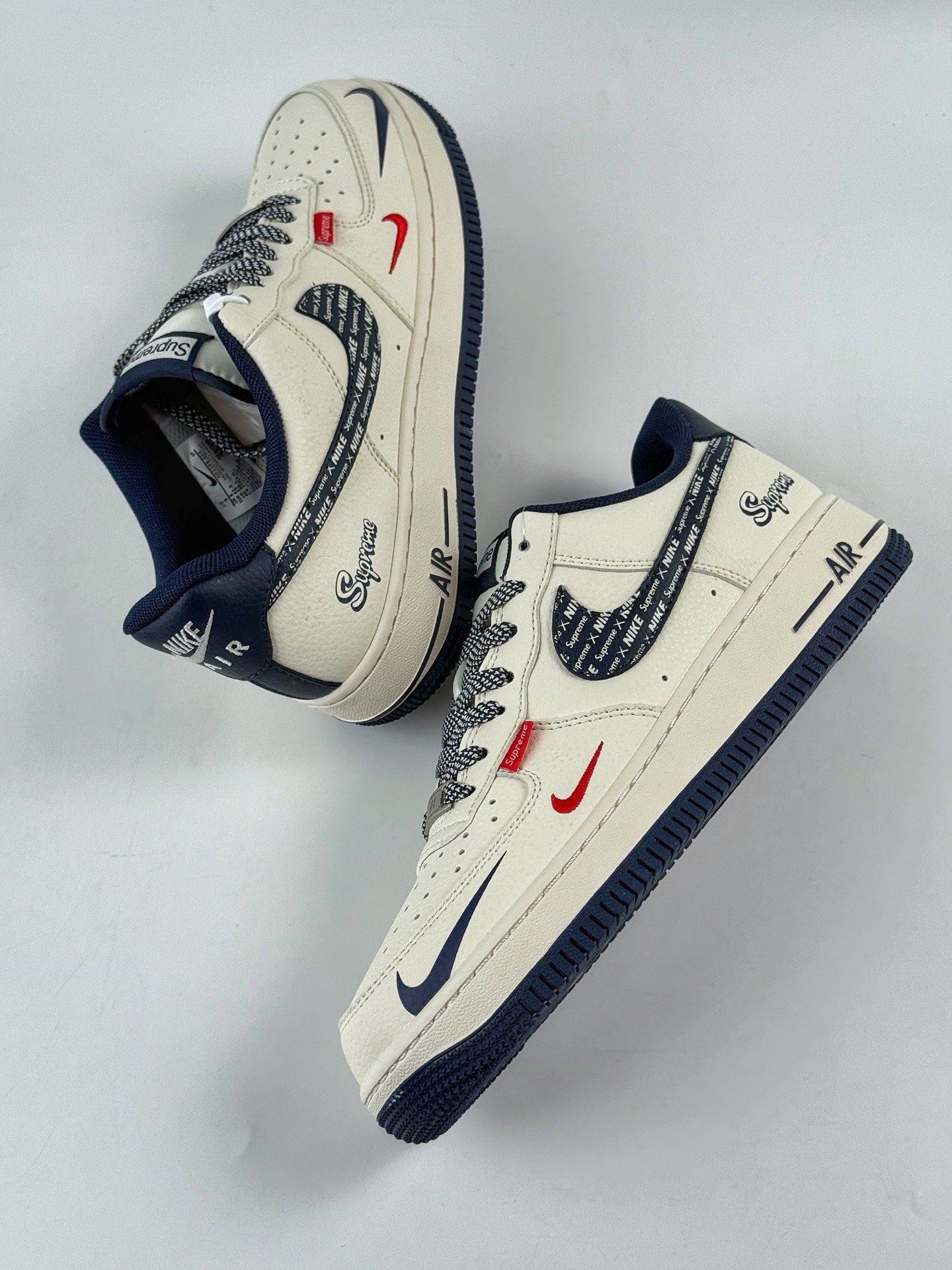 260 Nike Air Force 1 Low 07 x Superme 白蓝双小勾满天星 XD2588-609