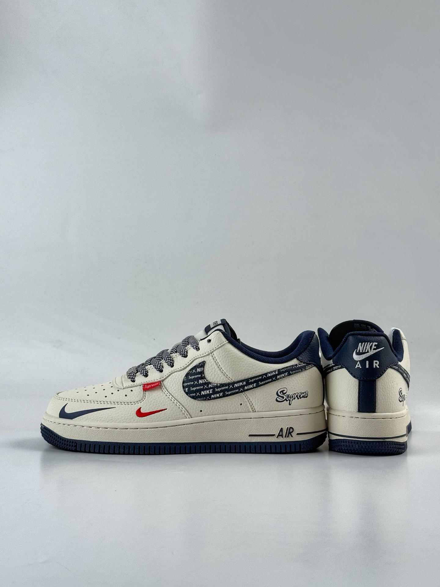 260 Nike Air Force 1 Low 07 x Superme 白蓝双小勾满天星 XD2588-609