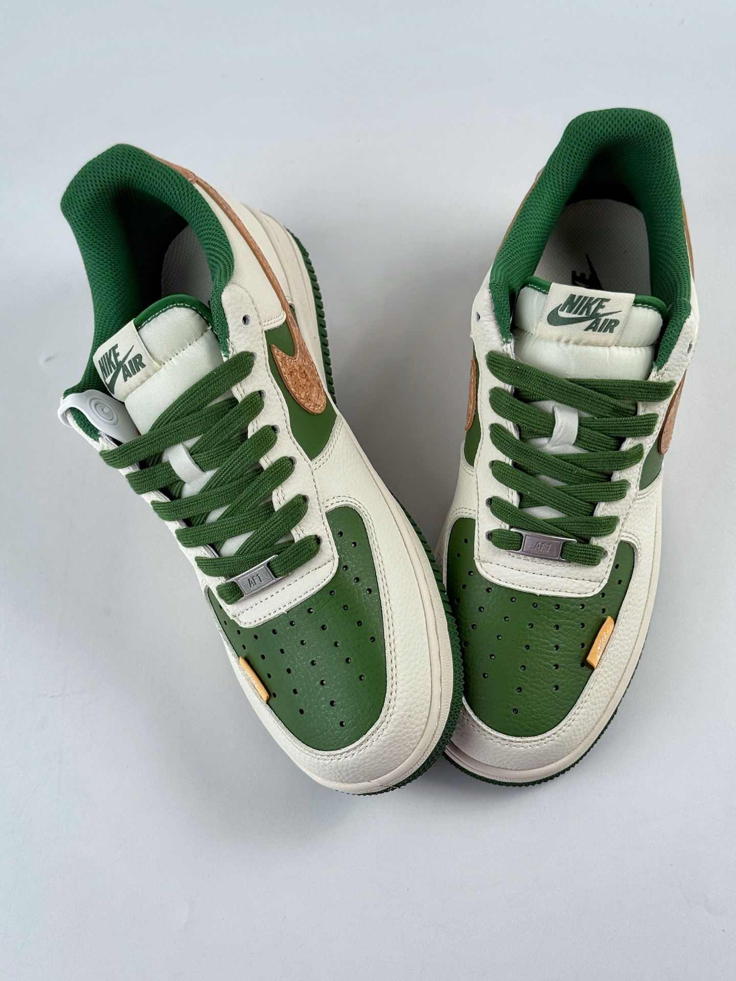 260 Nike Air Force 1 Low 07 x Stone Island 白绿棕 JP8028-010