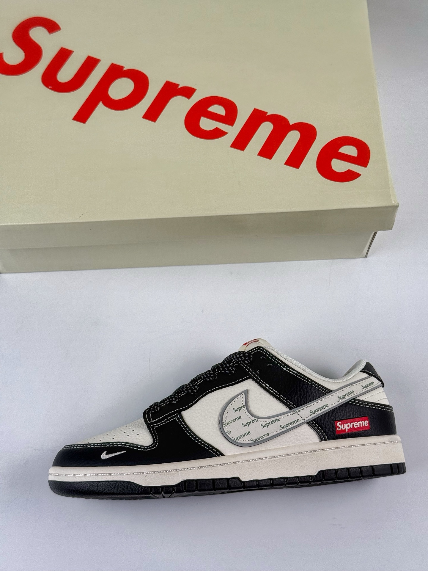 280 Nike SB Dunk Low x Supreme 黑白小勾满天星 HH7518-099-Chinese UA Cheap High Quatity Brand Clothes Bags handbags Sneakers wholesale wholesaler seller from China Factory suppliers Fashion Clothing Shoes best Quality Beautiful Price 280 Nike SB Dunk Low x Supreme 黑白小勾满天星 HH7518-099