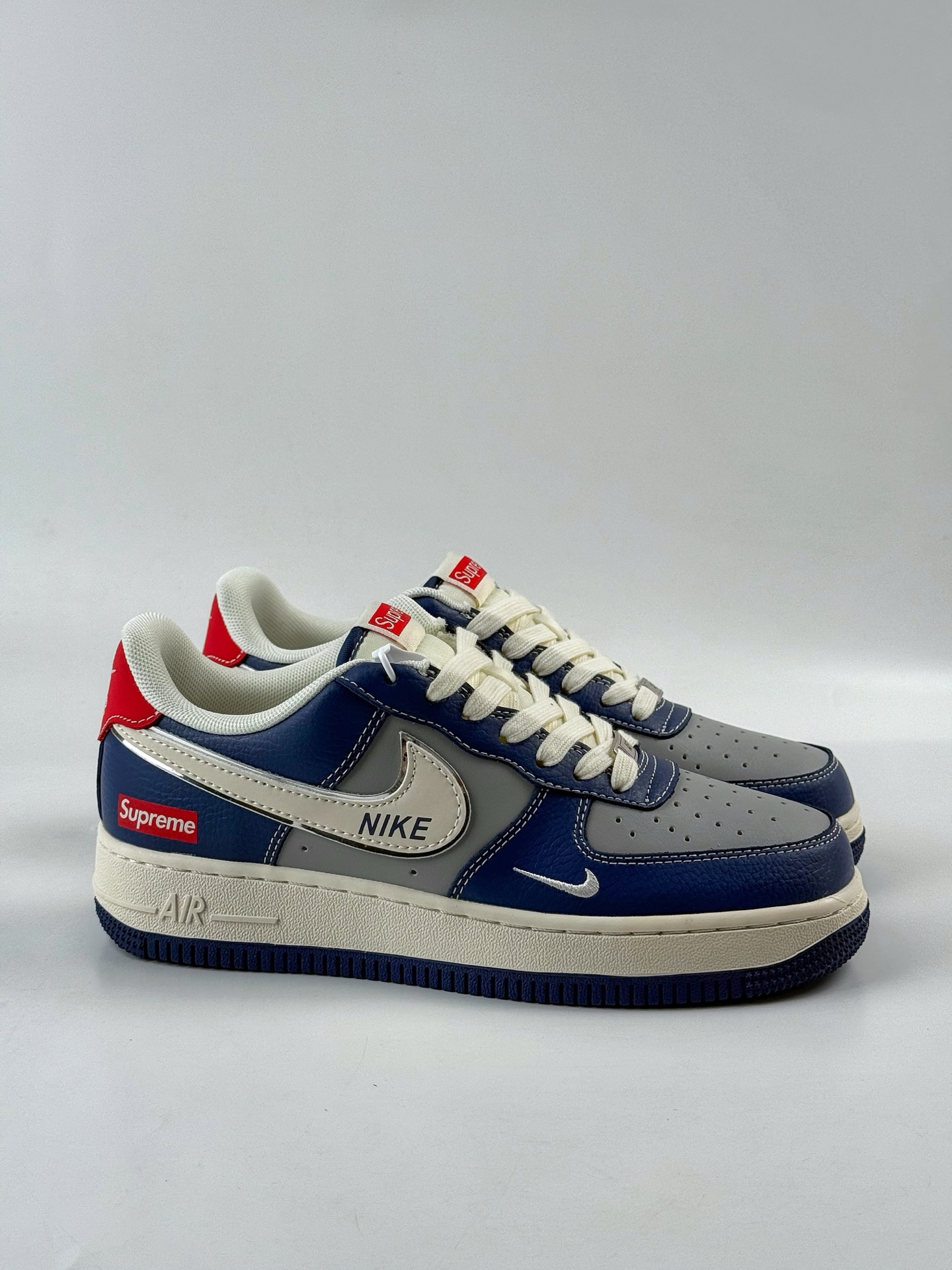 260 Nike Air Force 1 Low 07 x Superme 蓝灰白小勾 XD2588-602-Chinese UA Cheap High Quatity Brand Clothes Bags handbags Sneakers wholesale wholesaler seller from China Factory suppliers Fashion Clothing Shoes best Quality Beautiful Price 260 Nike Air Force 1 Low 07 x Superme 蓝灰白小勾 XD2588-602