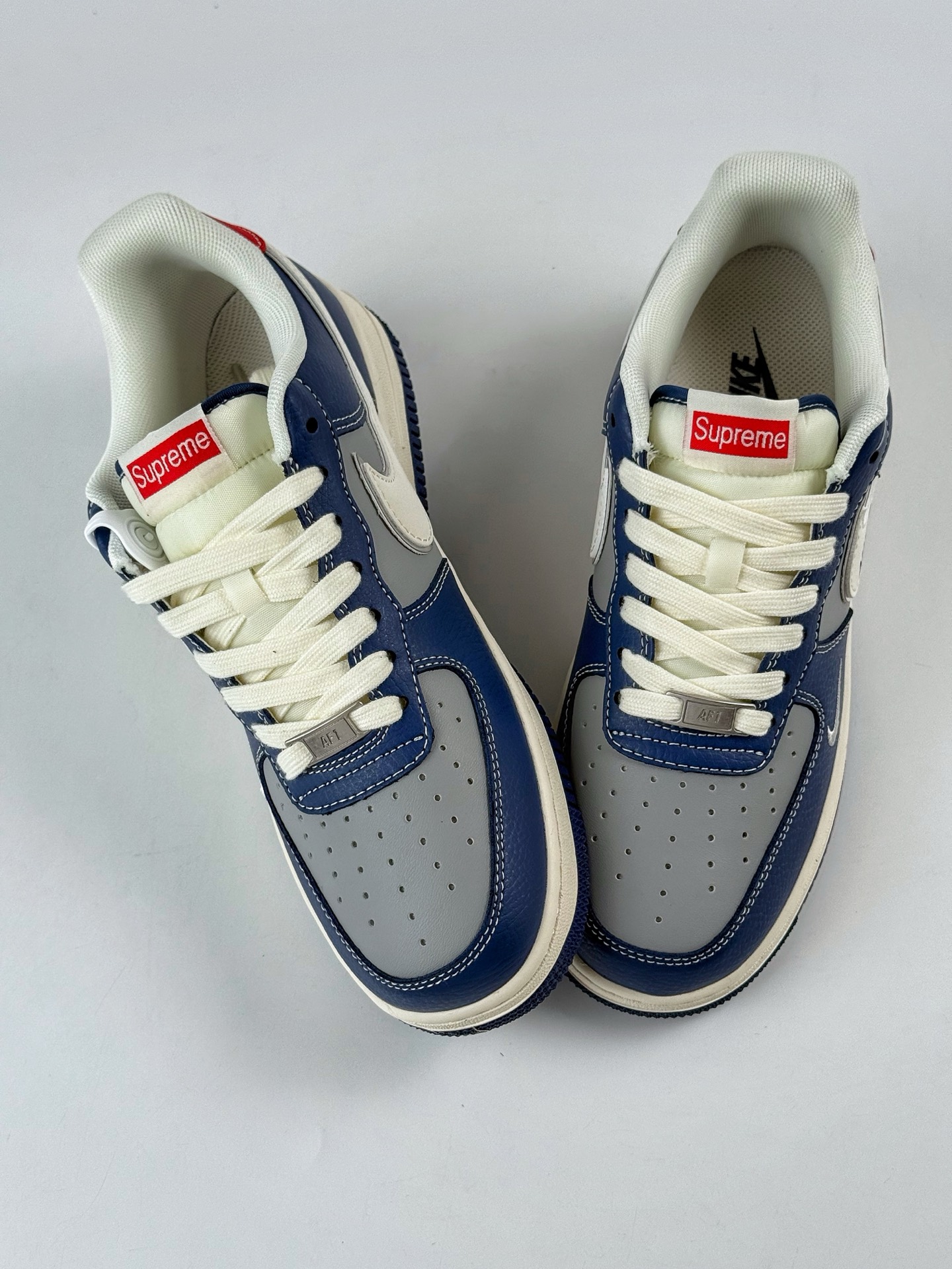 260 Nike Air Force 1 Low 07 x Superme 蓝灰白小勾 XD2588-602-Chinese UA Cheap High Quatity Brand Clothes Bags handbags Sneakers wholesale wholesaler seller from China Factory suppliers Fashion Clothing Shoes best Quality Beautiful Price 260 Nike Air Force 1 Low 07 x Superme 蓝灰白小勾 XD2588-602