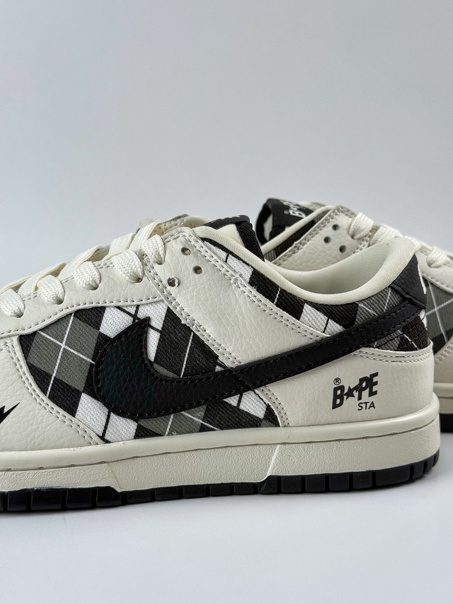 280 NIKE SB Dunk Low RETRO x BAPE 白黑方格小勾 SC0601-463