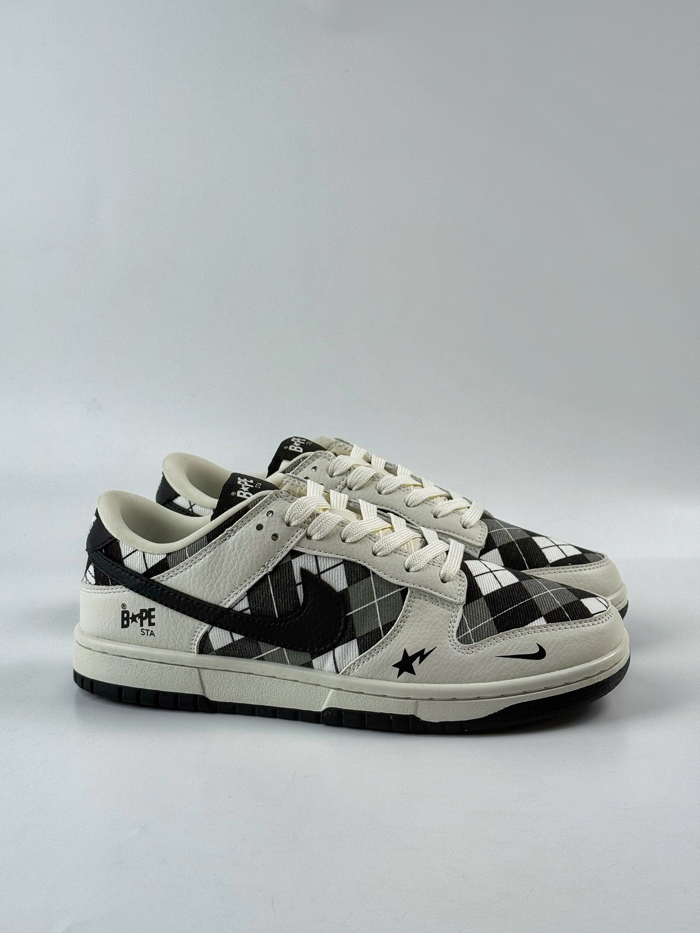 280 NIKE SB Dunk Low RETRO x BAPE 白黑方格小勾 SC0601-463