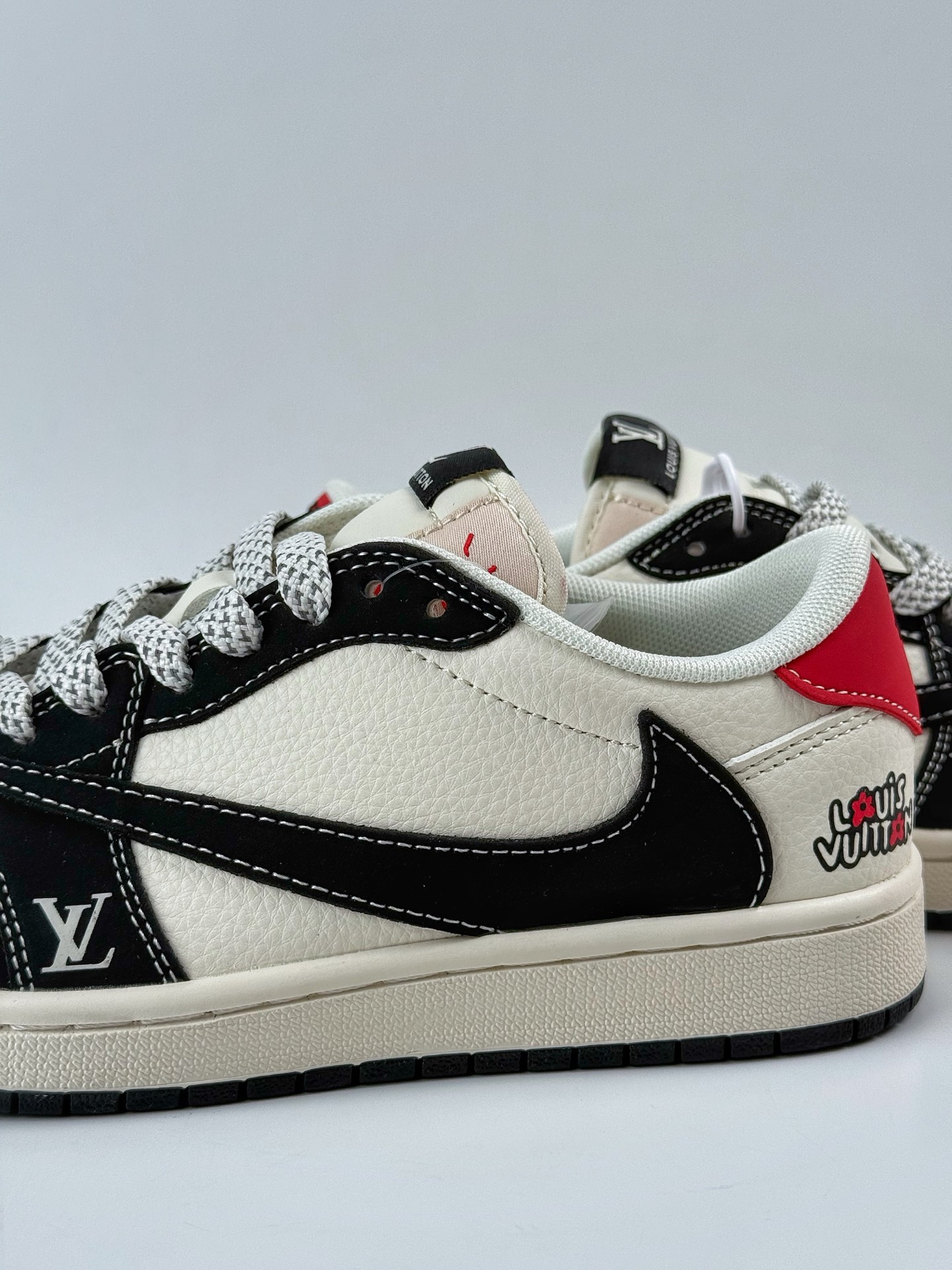 280 Travis Scott x Nike Air Jordan 1 Low x Louis Vuitton Air Jordan 1 Low 反转黑白满天星倒钩 ZH2598-162