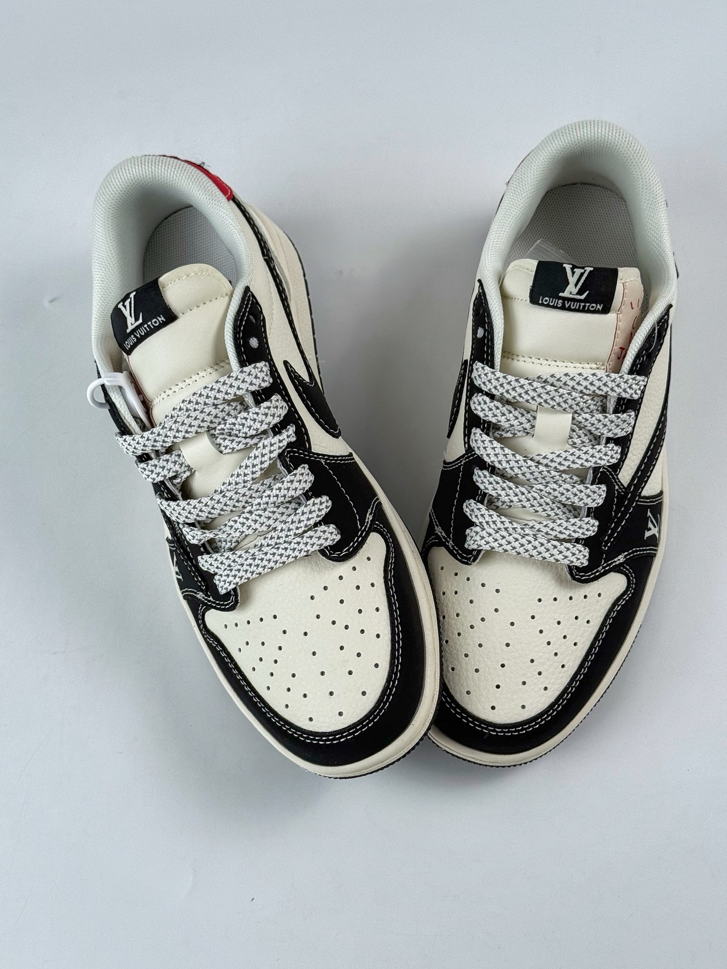 280 Travis Scott x Nike Air Jordan 1 Low x Louis Vuitton Air Jordan 1 Low 反转黑白满天星倒钩 ZH2598-162