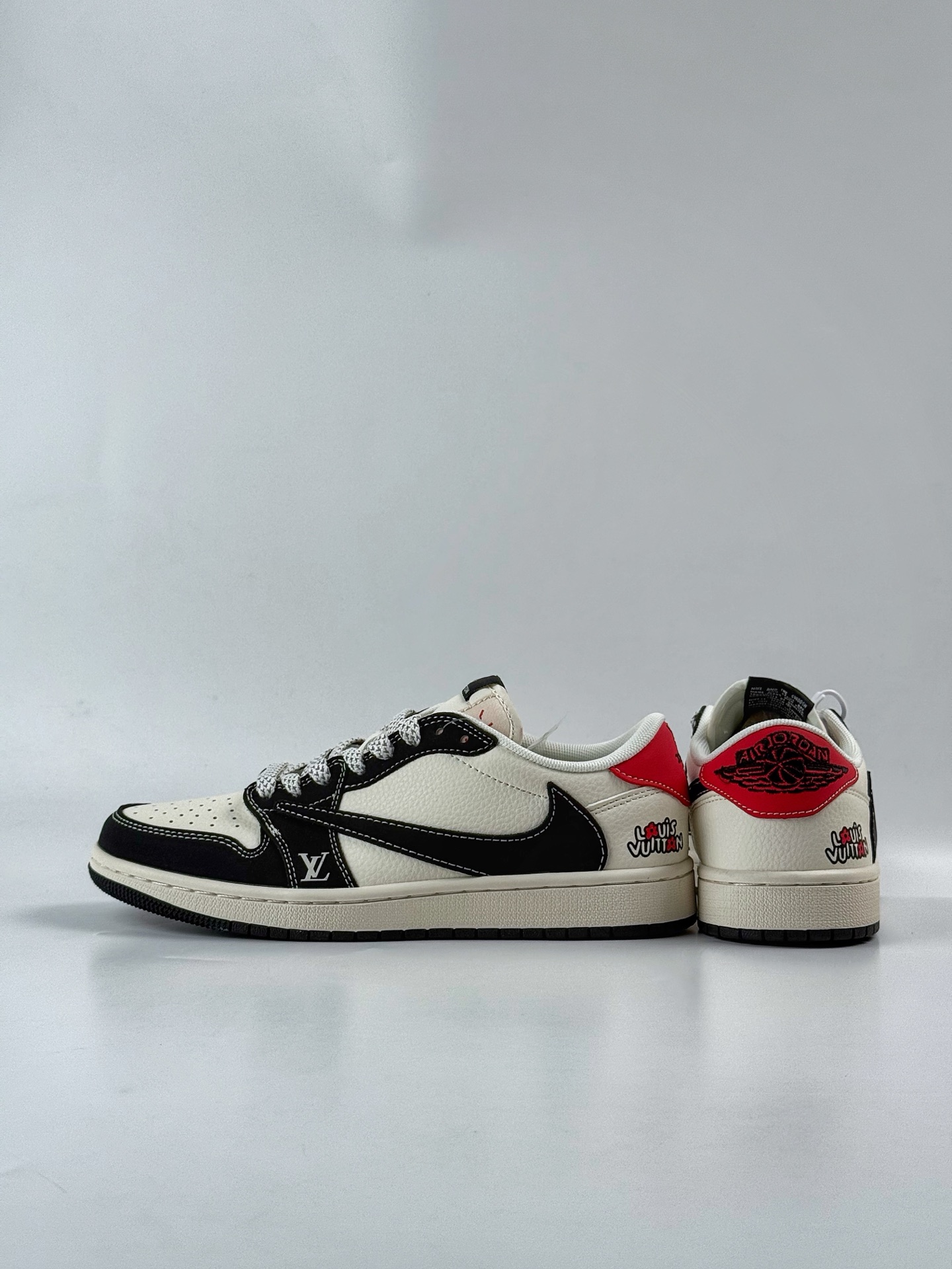 280 Travis Scott x Nike Air Jordan 1 Low x Louis Vuitton Air Jordan 1 Low 反转黑白满天星倒钩 ZH2598-162