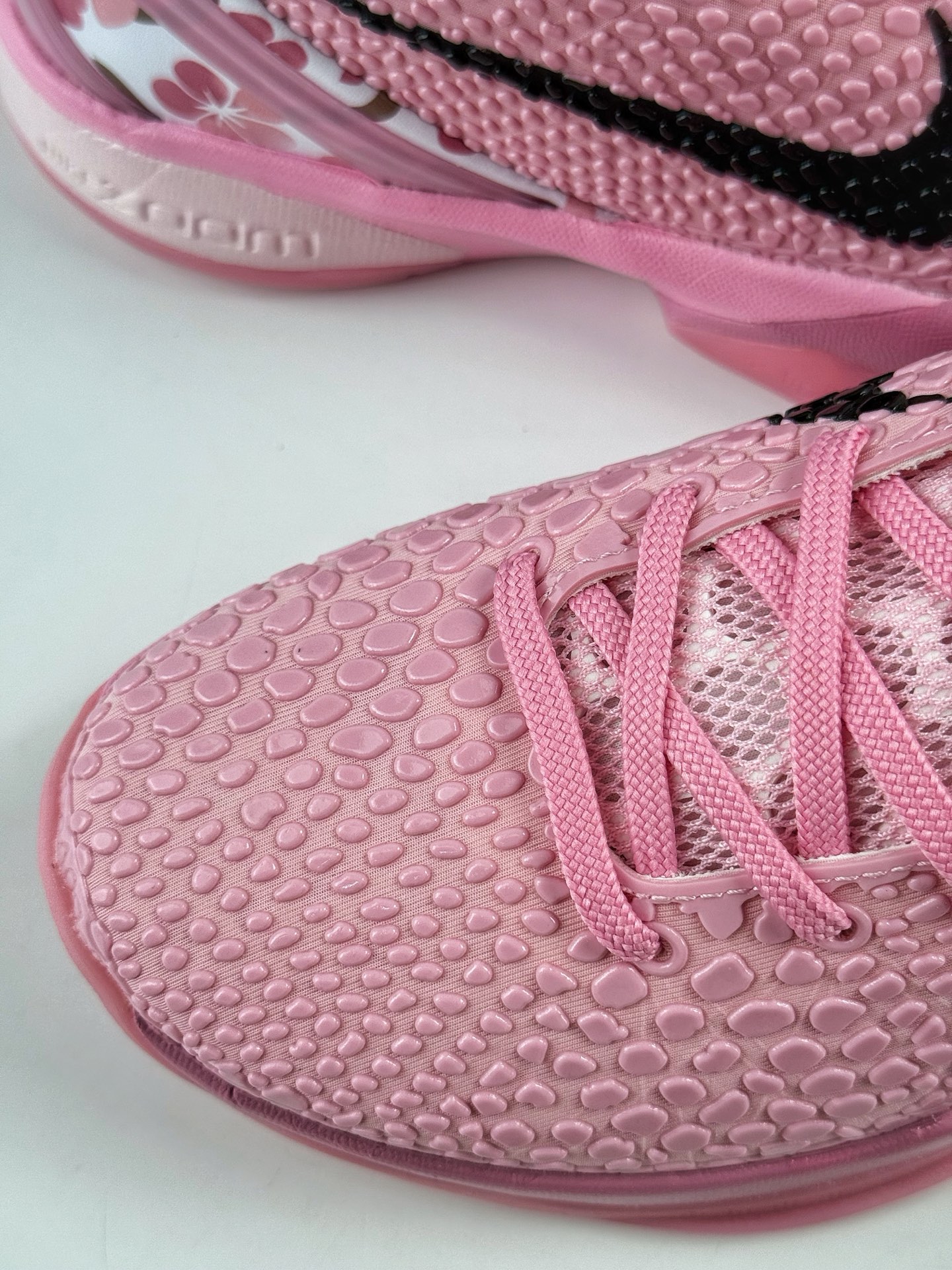 260 NK ZOOM KOBE 6 Protro 粉黑 信仰绝不减配 PE2025-108