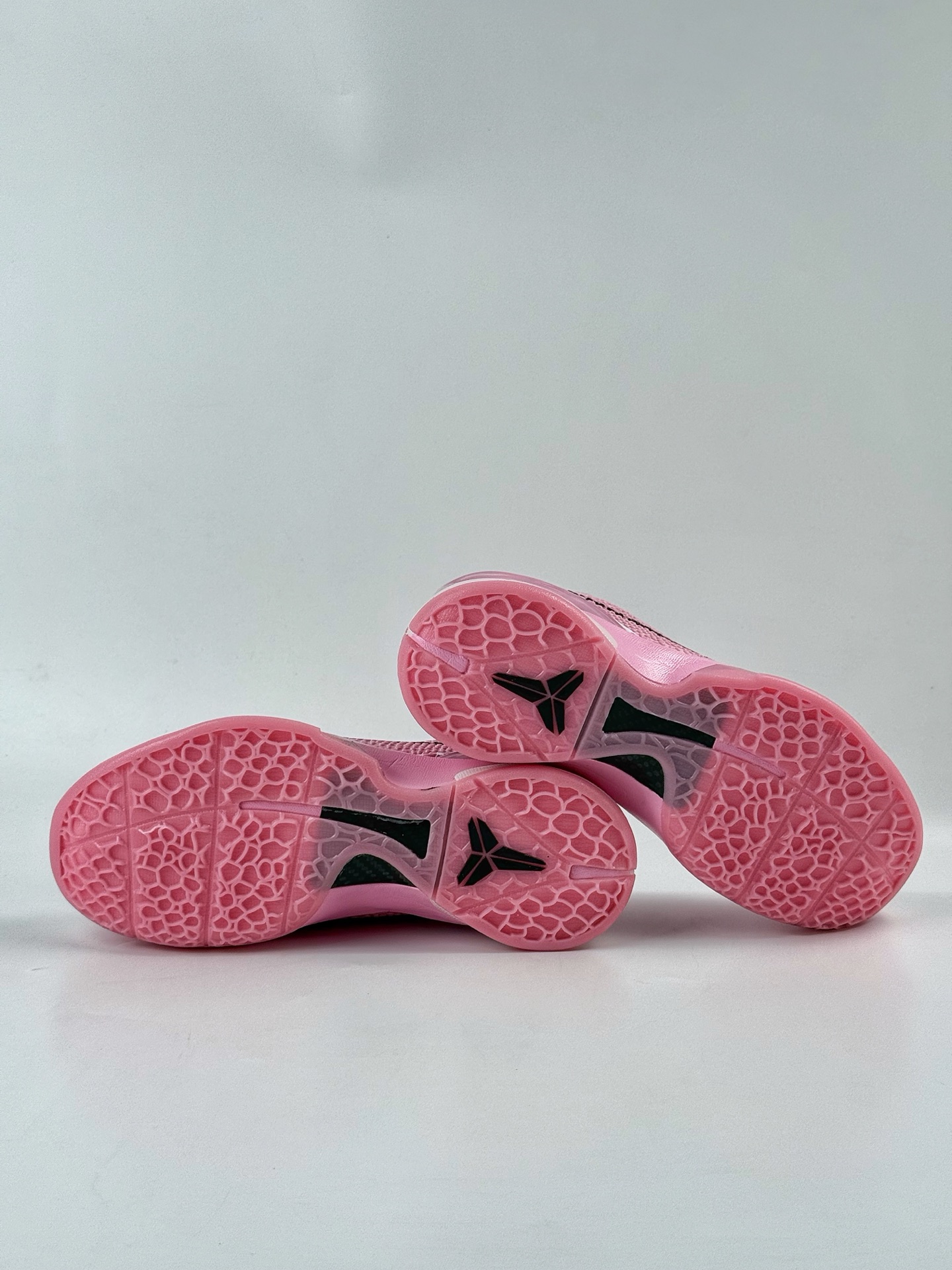 260 NK ZOOM KOBE 6 Protro 粉黑 信仰绝不减配 PE2025-108