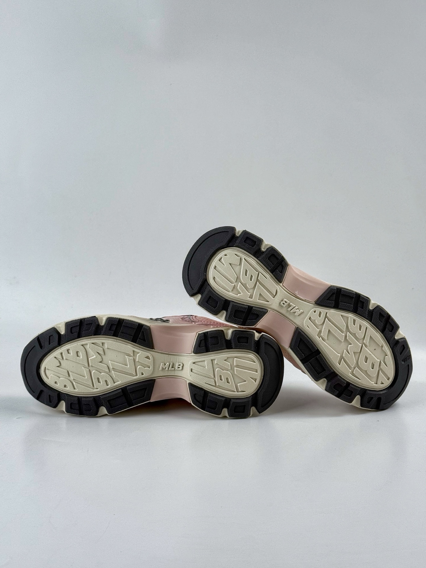 190 MLB New York Yankees Curve Runner SPEED NB 千禧 洋基队厚底增高老爹鞋 3ARNC055N-Chinese UA Cheap High Quatity Brand Clothes Bags handbags Sneakers wholesale wholesaler seller from China Factory suppliers Fashion Clothing Shoes best Quality Beautiful Price 190 MLB New York Yankees Curve Runner SPEED NB 千禧 洋基队厚底增高老爹鞋 3ARNC055N