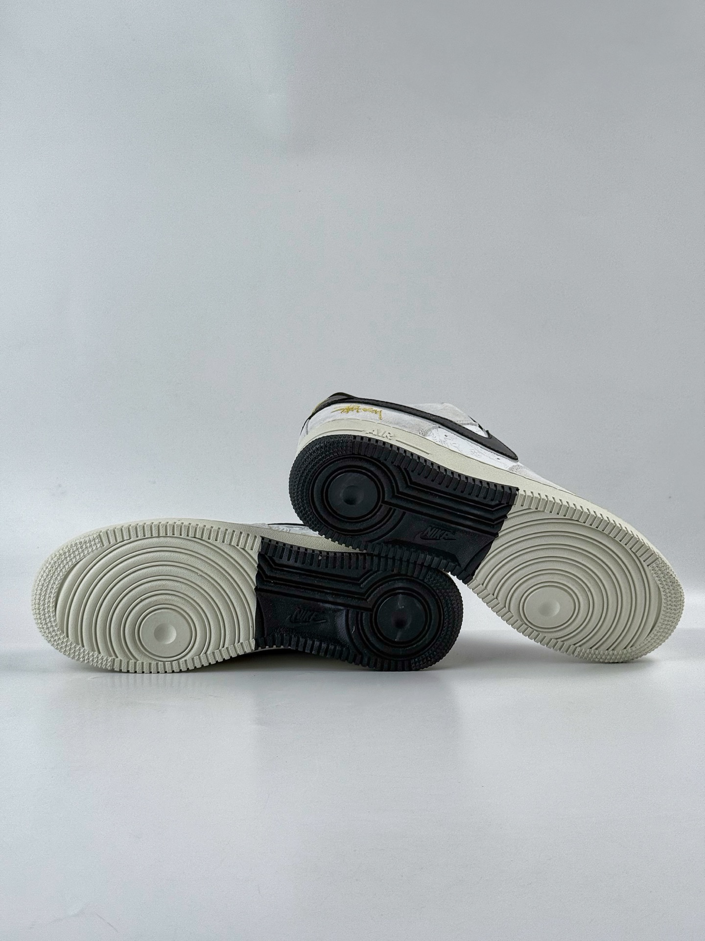 260 Nike Air Force 1 Low 07 x Stussy 灰白小勾满天星 YF9511-805