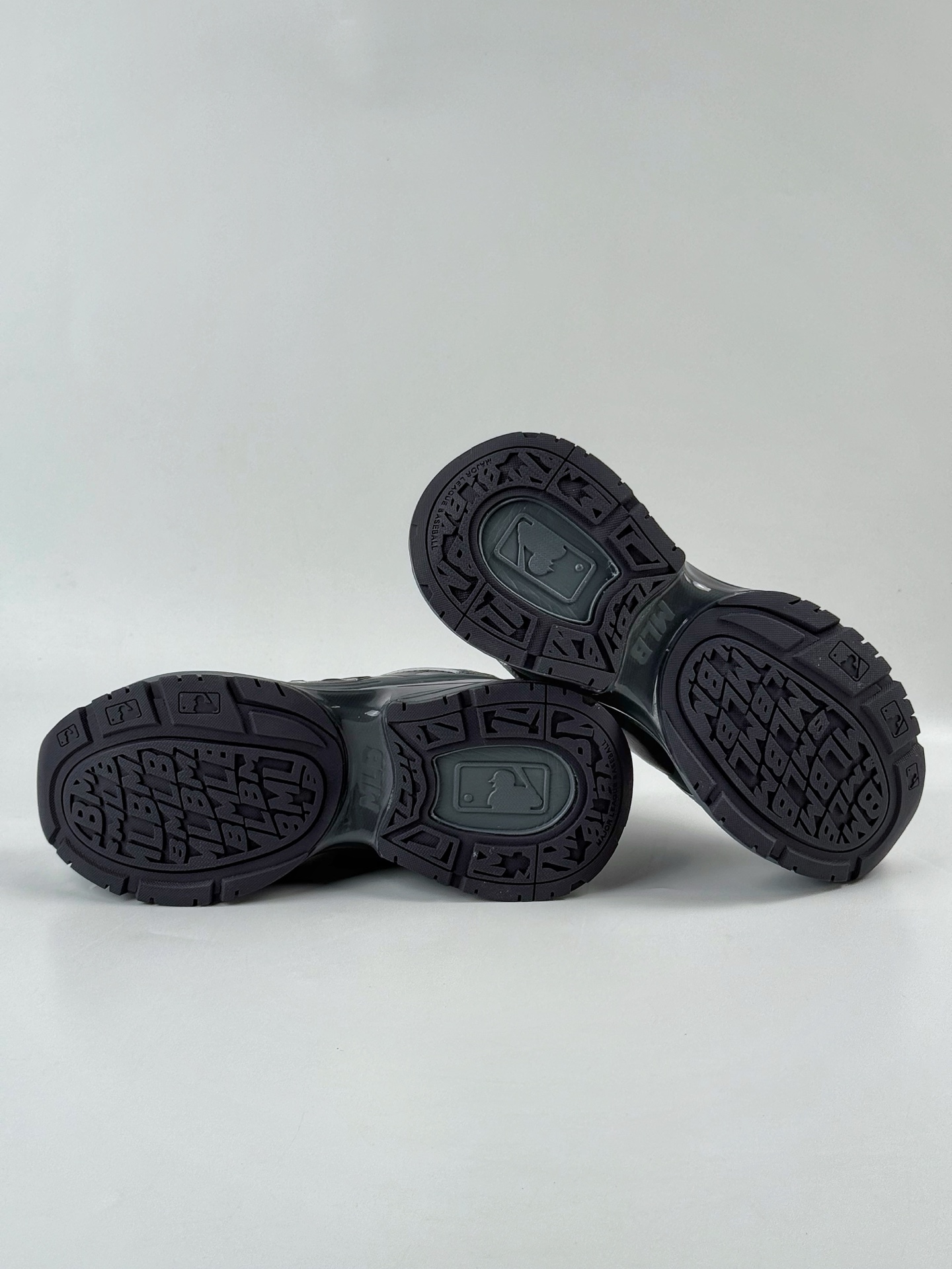 190 NY美国榄球洋基队 x MLB Chunky Runner Basic 厚底老爹厚底休闲运动慢跑鞋 3ARNSPE5N