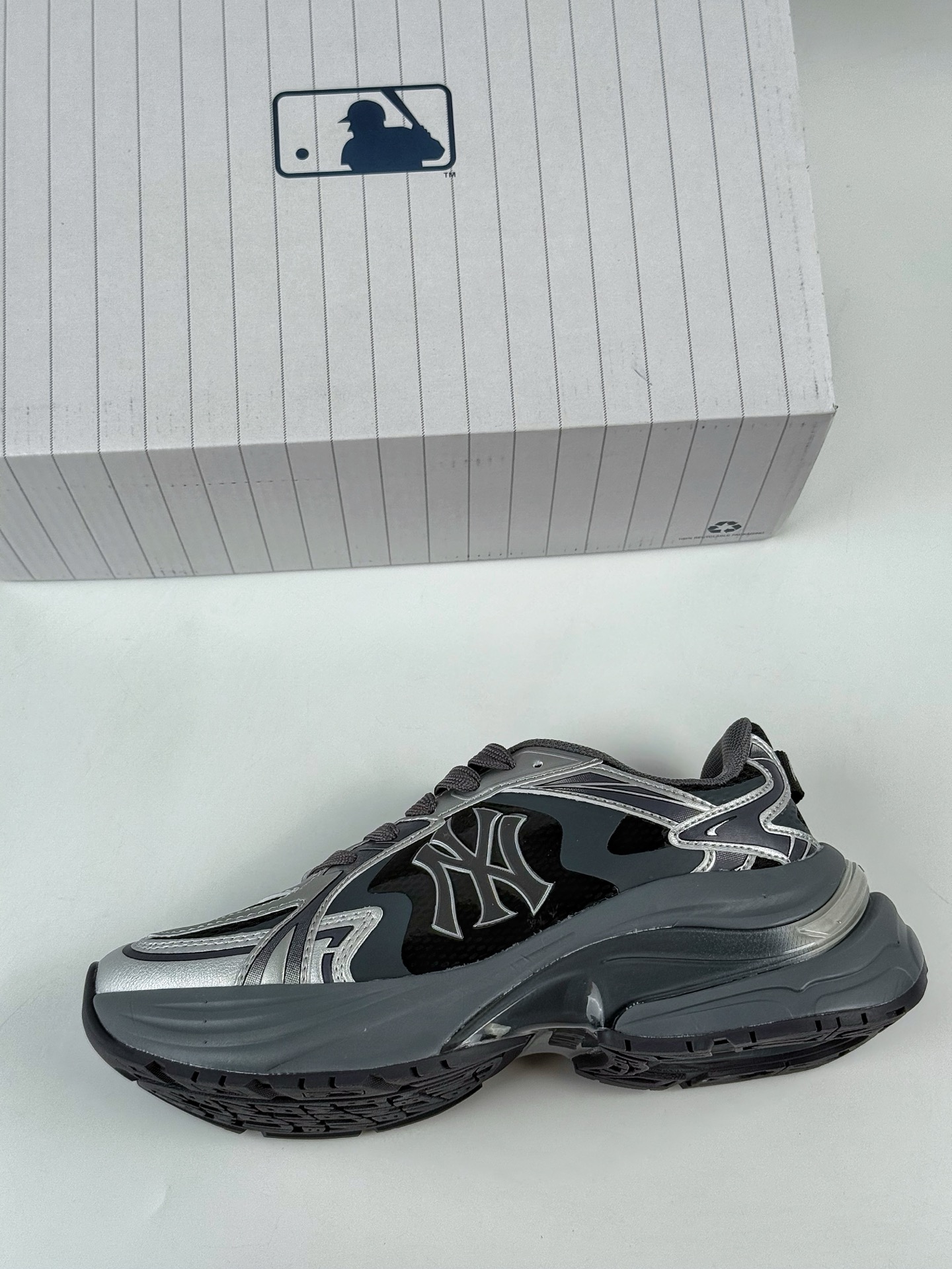 190 NY美国榄球洋基队 x MLB Chunky Runner Basic 厚底老爹厚底休闲运动慢跑鞋 3ARNSPE5N