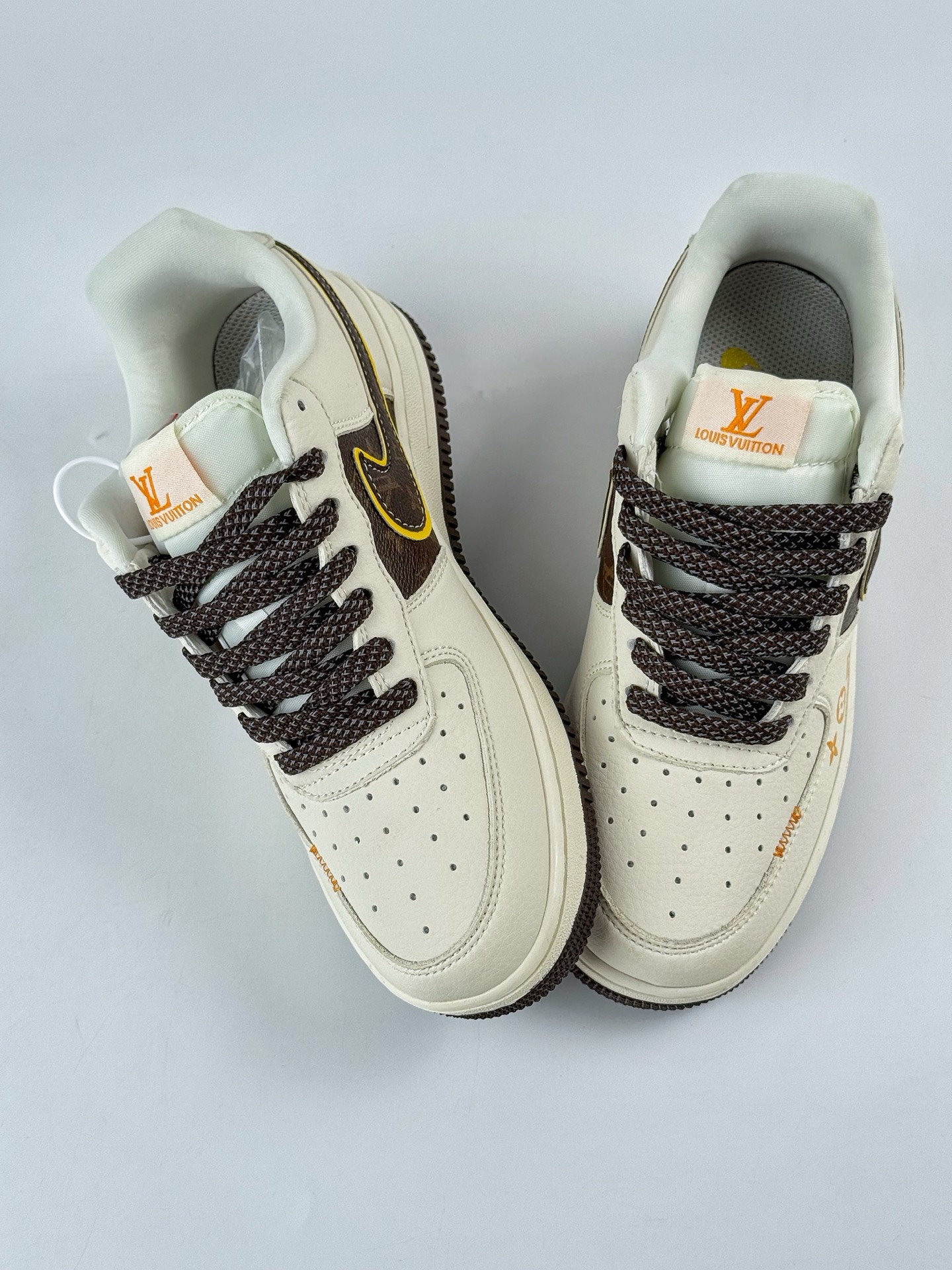 260 Nike Air Force 1 Low 07 x Louis Vuitton 白棕满天星 DD1982-302