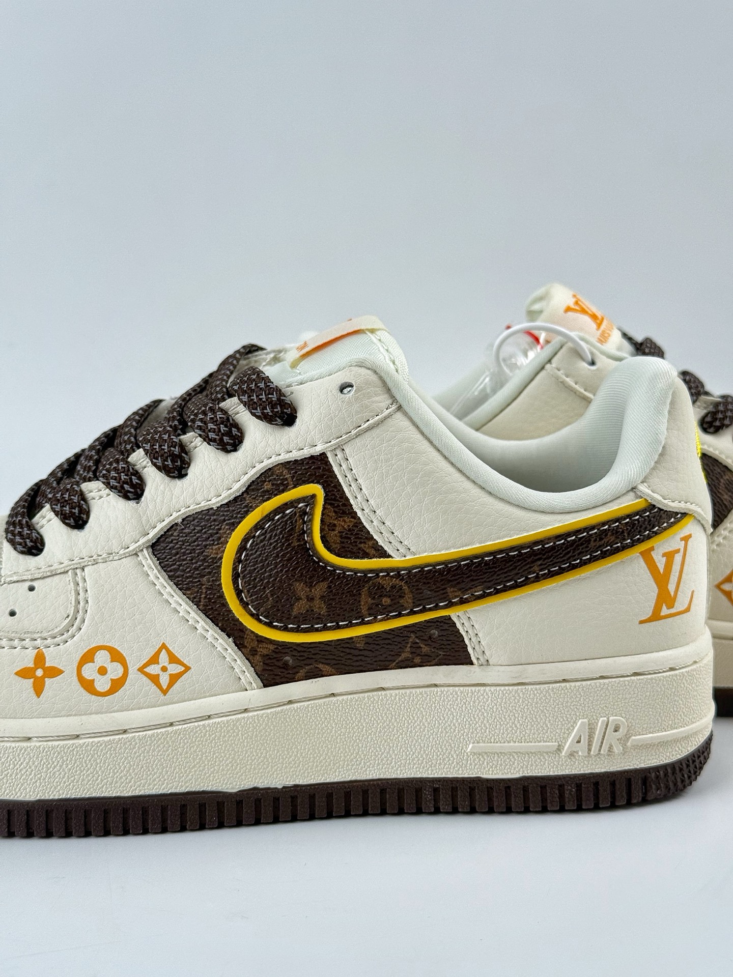 260 Nike Air Force 1 Low 07 x Louis Vuitton 白棕满天星 DD1982-302