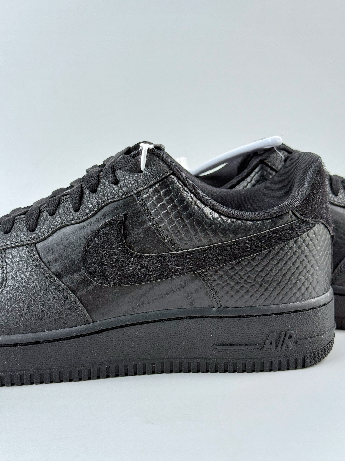 200 Nike Air Force 1 Low 07 “Black Animal” 纯黑 HQ1977-001
