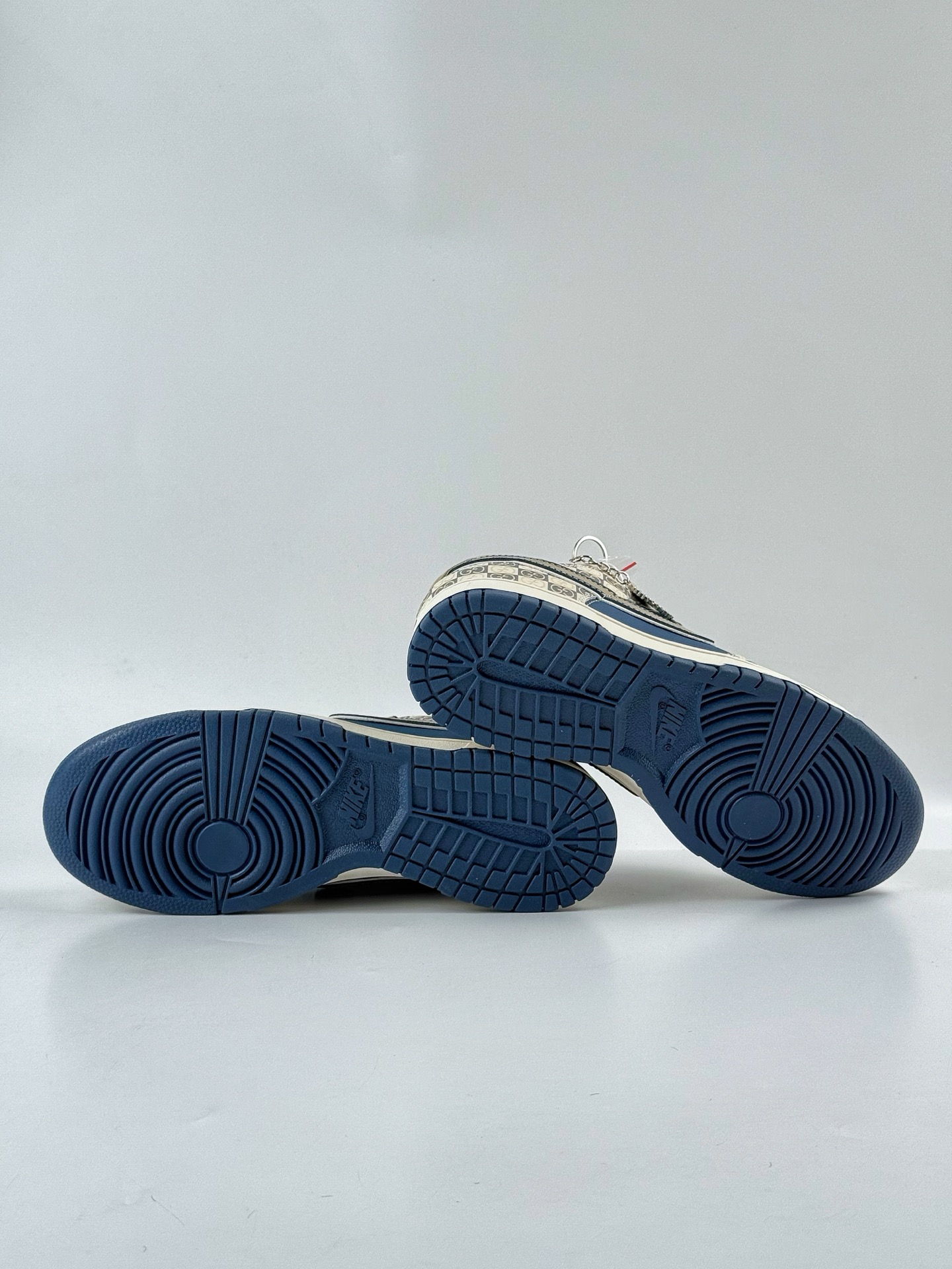 280 Nike SB Dunk Low x GUCCI 米蓝小勾 SR8888-009