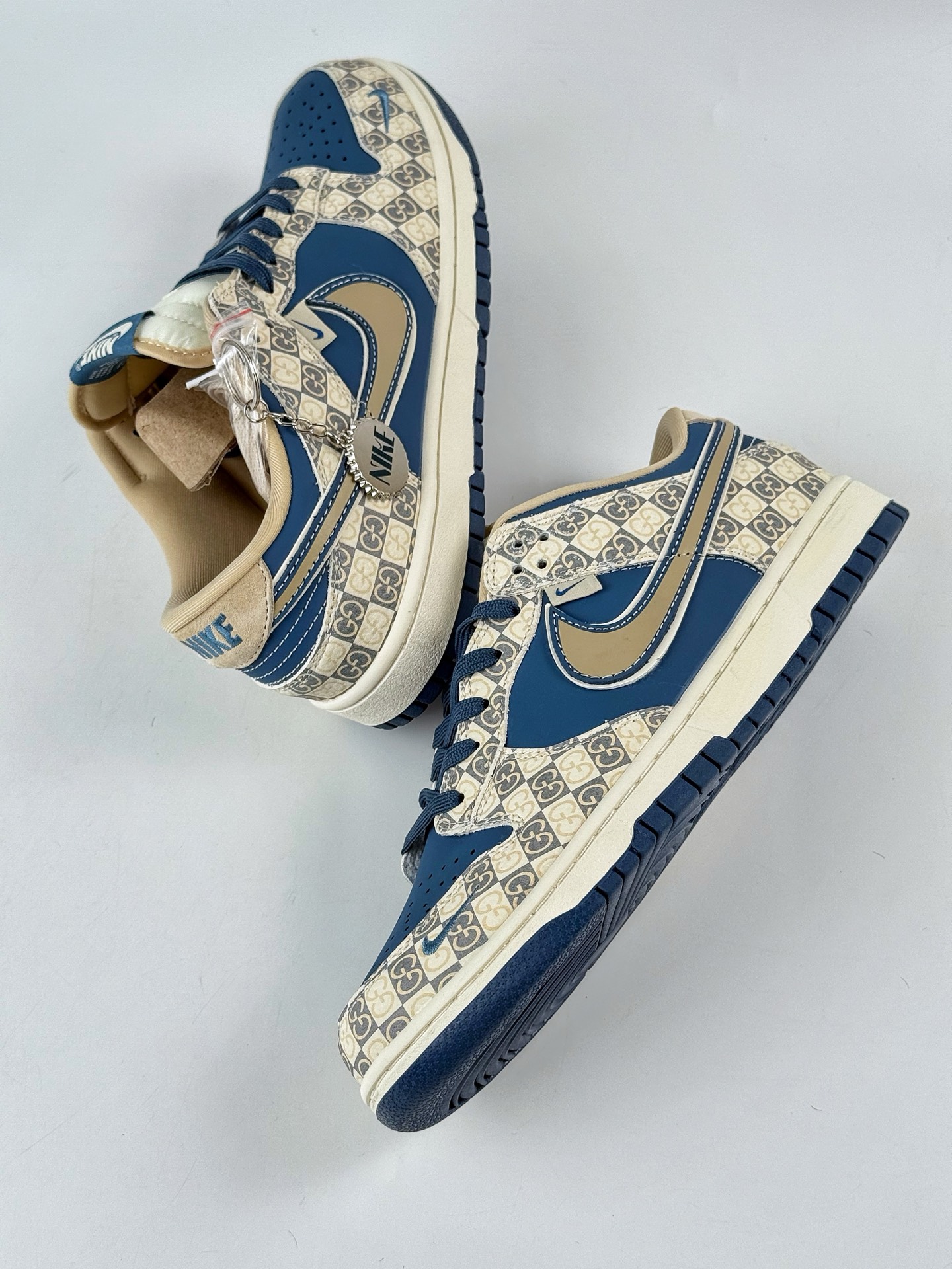 280 Nike SB Dunk Low x GUCCI 米蓝小勾 SR8888-009