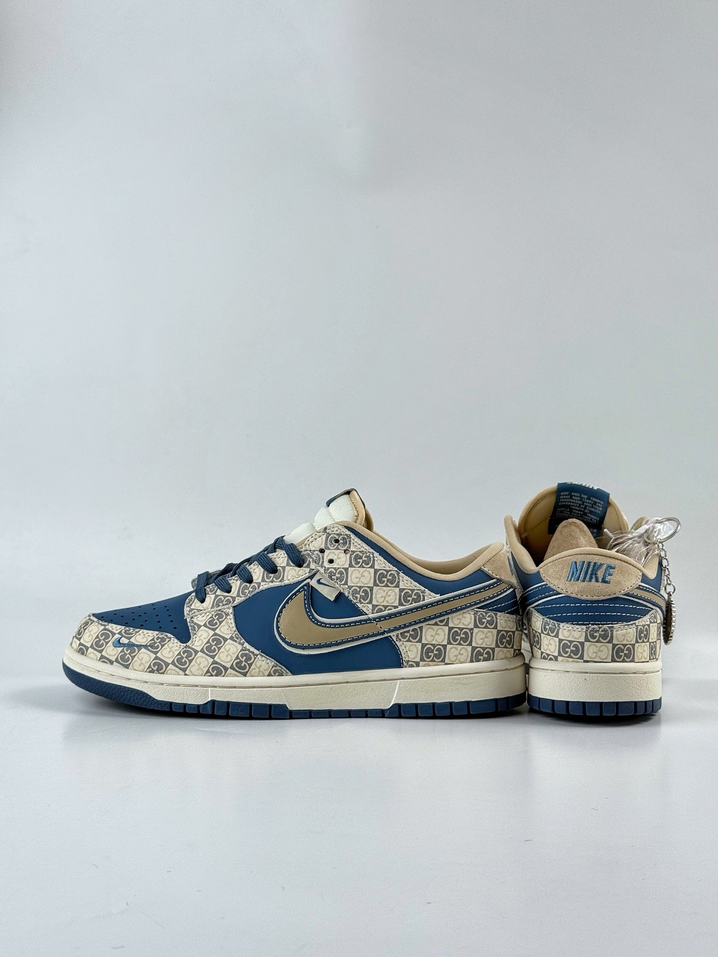 280 Nike SB Dunk Low x GUCCI 米蓝小勾 SR8888-009