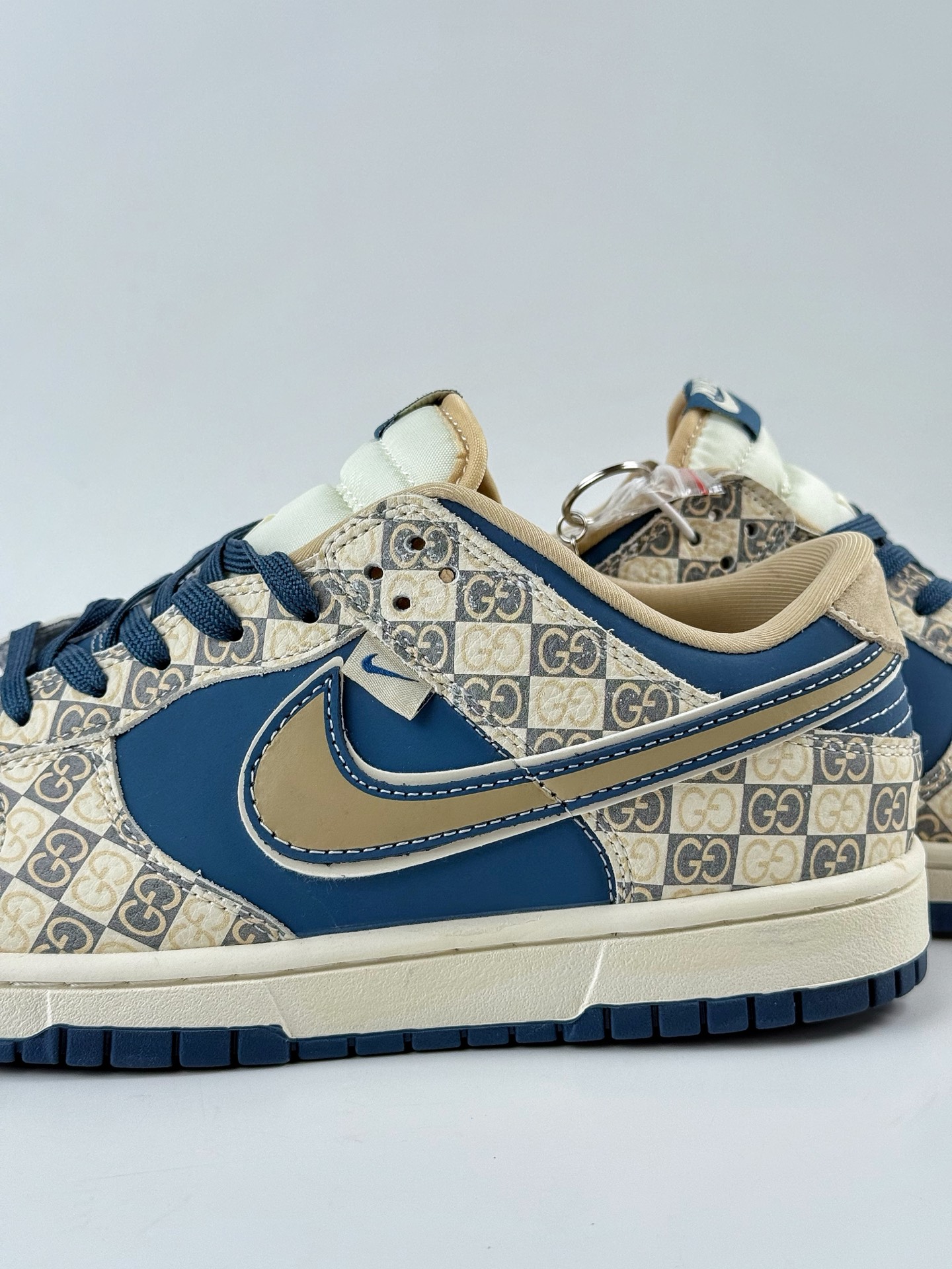 280 Nike SB Dunk Low x GUCCI 米蓝小勾 SR8888-009