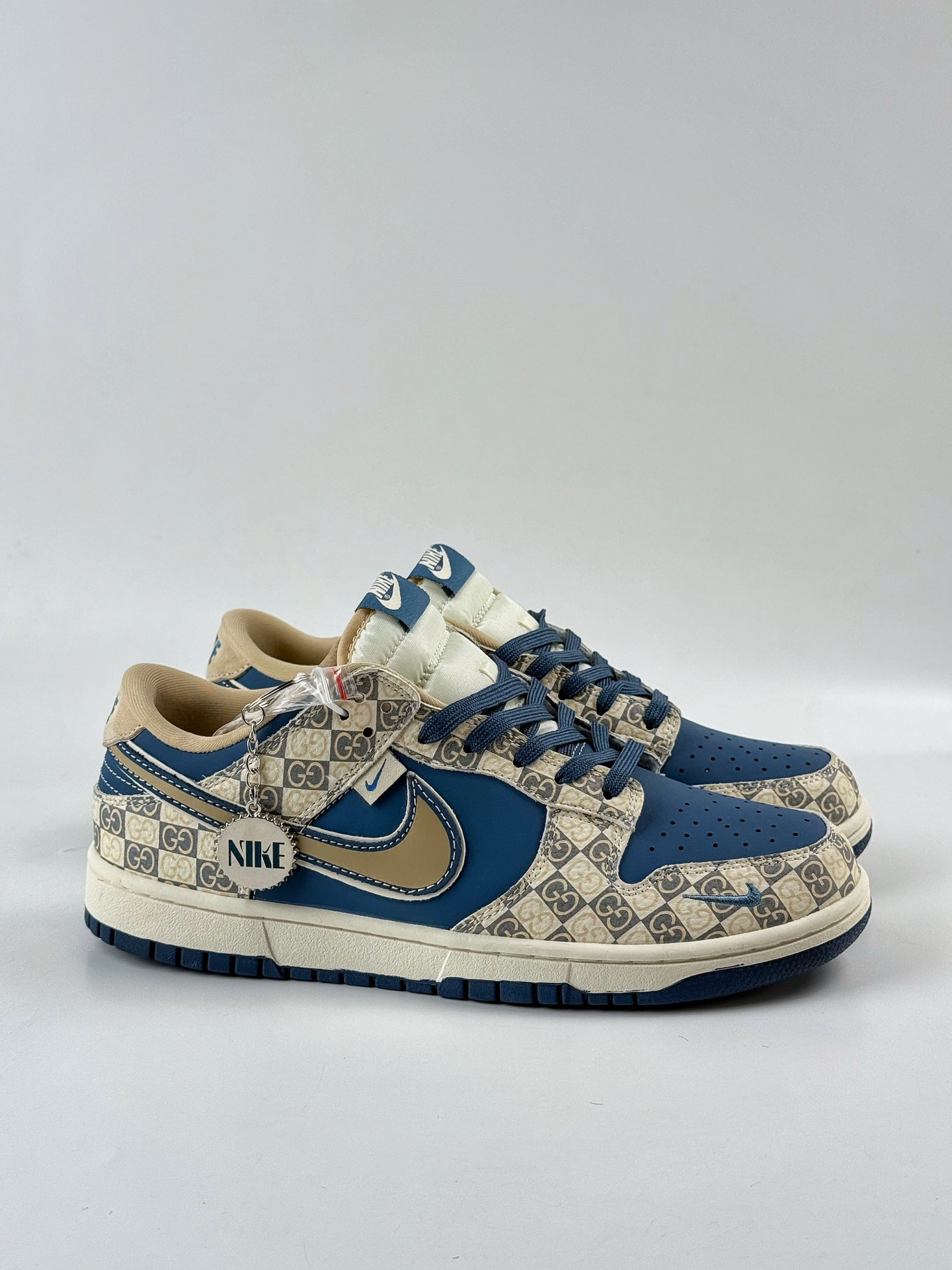 280 Nike SB Dunk Low x GUCCI 米蓝小勾 SR8888-009