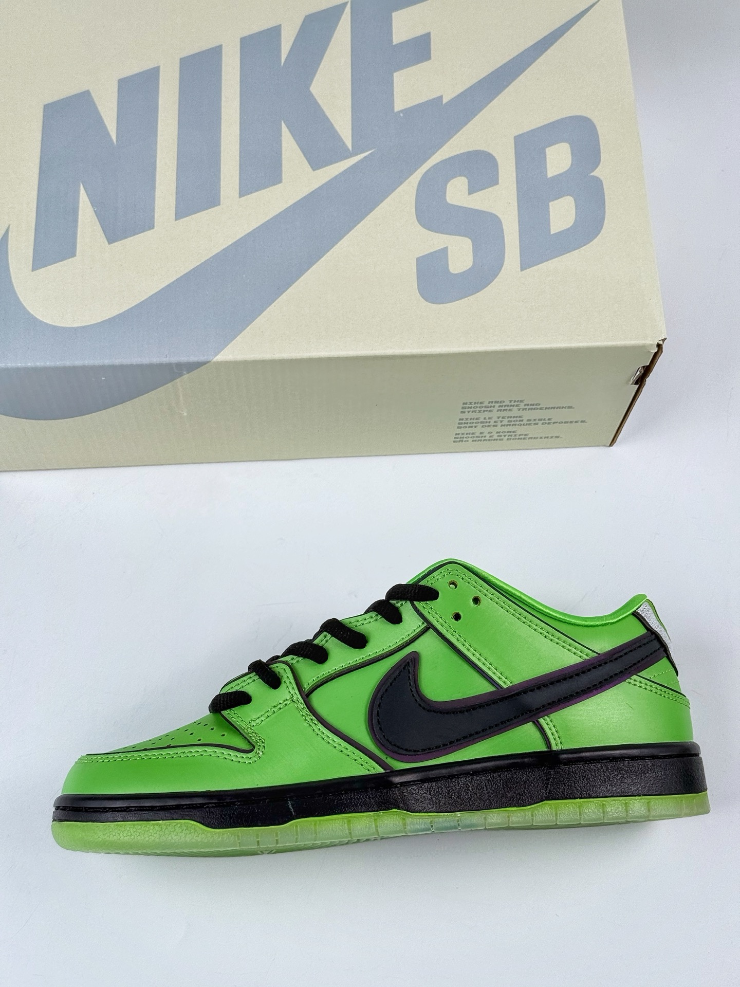 Nike SB Dunk Low x The Powerpuff Girls 天小女警联名 绿色 FZ8319-300