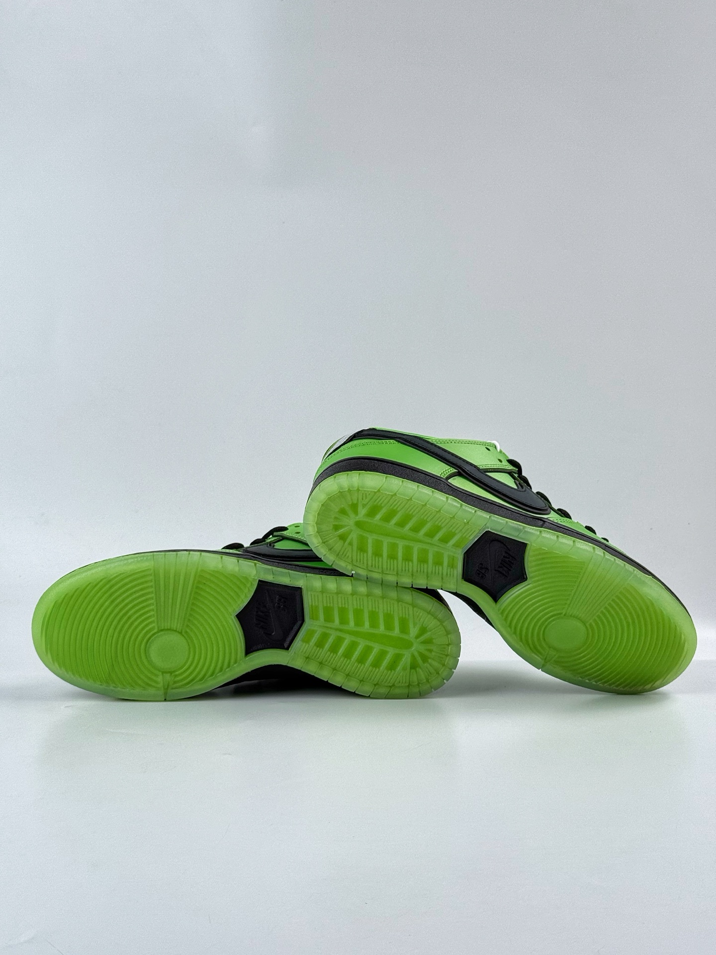 Nike SB Dunk Low x The Powerpuff Girls 天小女警联名 绿色 FZ8319-300