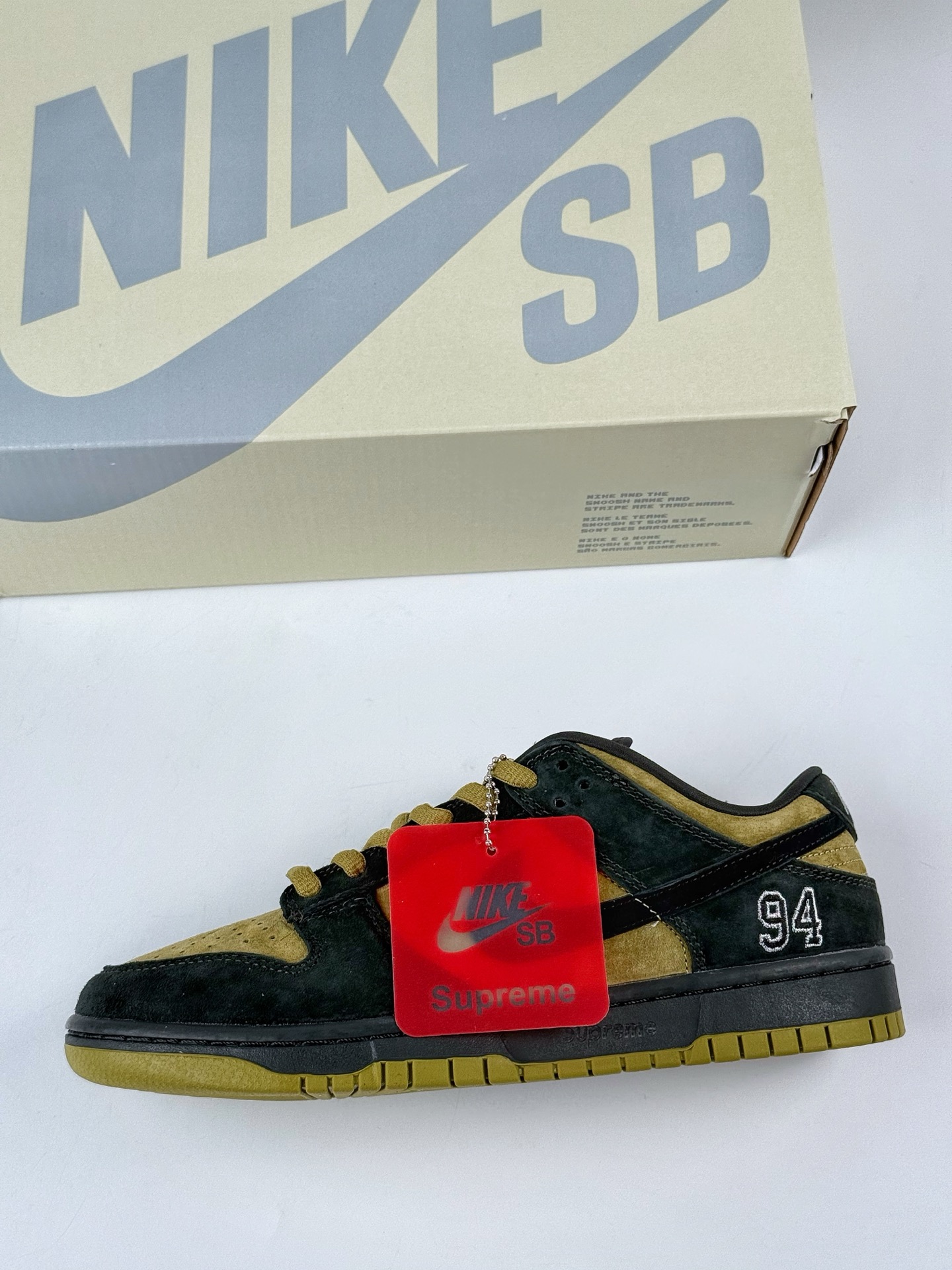Nike Dunk SB DUNK LOW PRO QS x Supreme 亚洲限定 黑黄 HQ8487-300