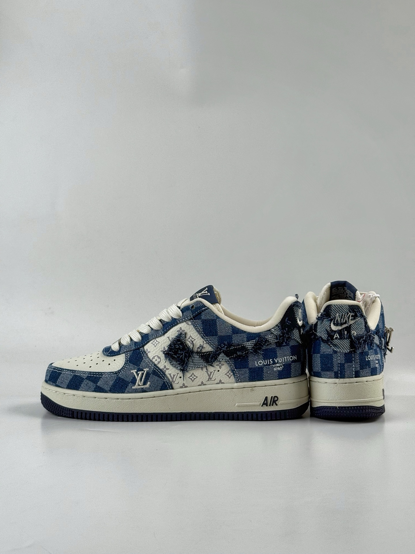 260 Nike Air Force 1 Low 07 x Louis Vuitton 蓝白格牛仔 YF9511-816
