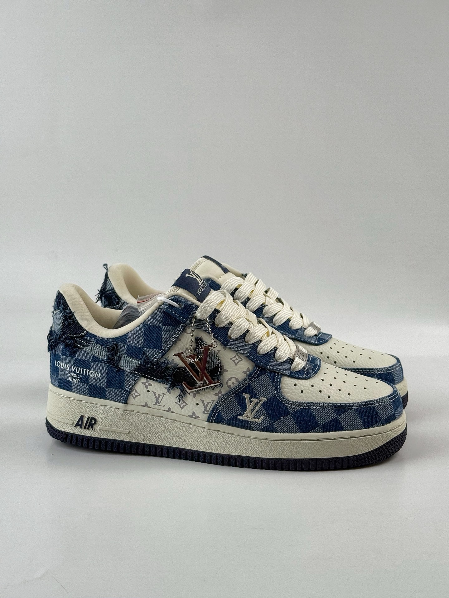 260 Nike Air Force 1 Low 07 x Louis Vuitton 蓝白格牛仔 YF9511-816