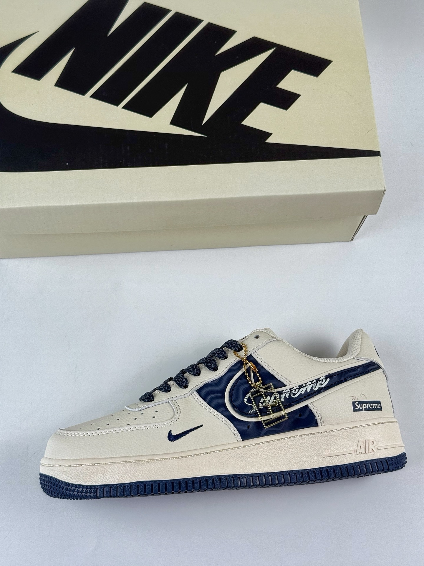260 Nike Air Force 1 Low 07 x Superme 白蓝小勾满天星 XY2025-001