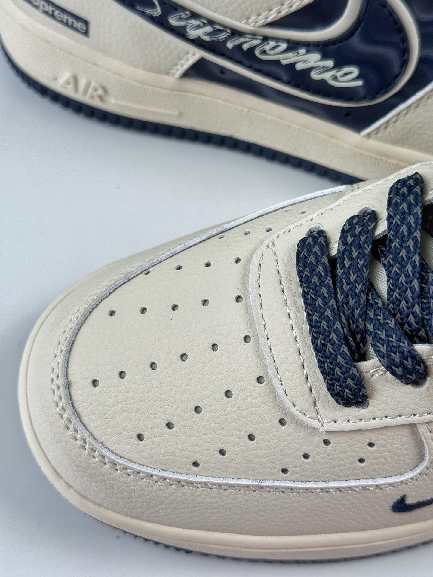 260 Nike Air Force 1 Low 07 x Superme 白蓝小勾满天星 XY2025-001