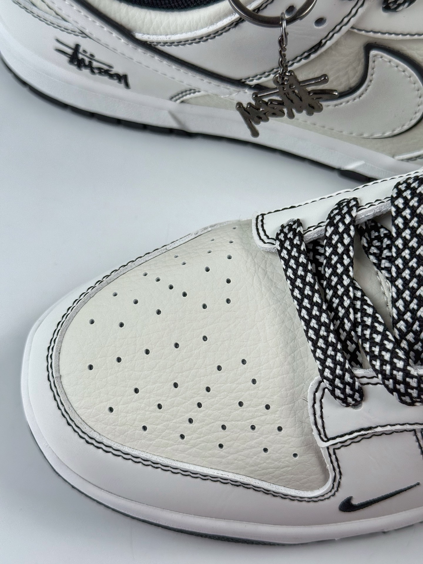 280 Nike SB Dunk Low x Stussy 白黑小勾满天星 CS1688-135-Chinese UA Cheap High Quatity Brand Clothes Bags handbags Sneakers wholesale wholesaler seller from China Factory suppliers Fashion Clothing Shoes best Quality Beautiful Price 280 Nike SB Dunk Low x Stussy 白黑小勾满天星 CS1688-135