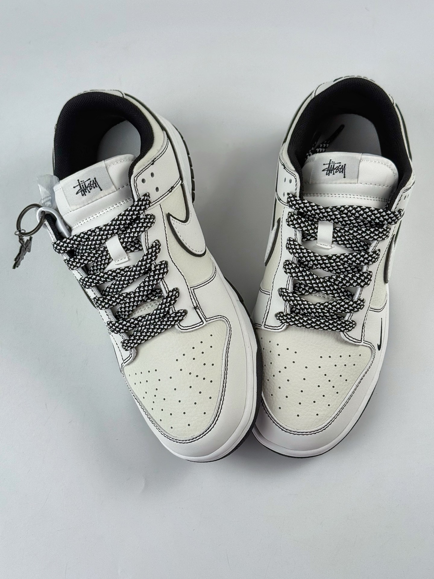 280 Nike SB Dunk Low x Stussy 白黑小勾满天星 CS1688-135-Chinese UA Cheap High Quatity Brand Clothes Bags handbags Sneakers wholesale wholesaler seller from China Factory suppliers Fashion Clothing Shoes best Quality Beautiful Price 280 Nike SB Dunk Low x Stussy 白黑小勾满天星 CS1688-135