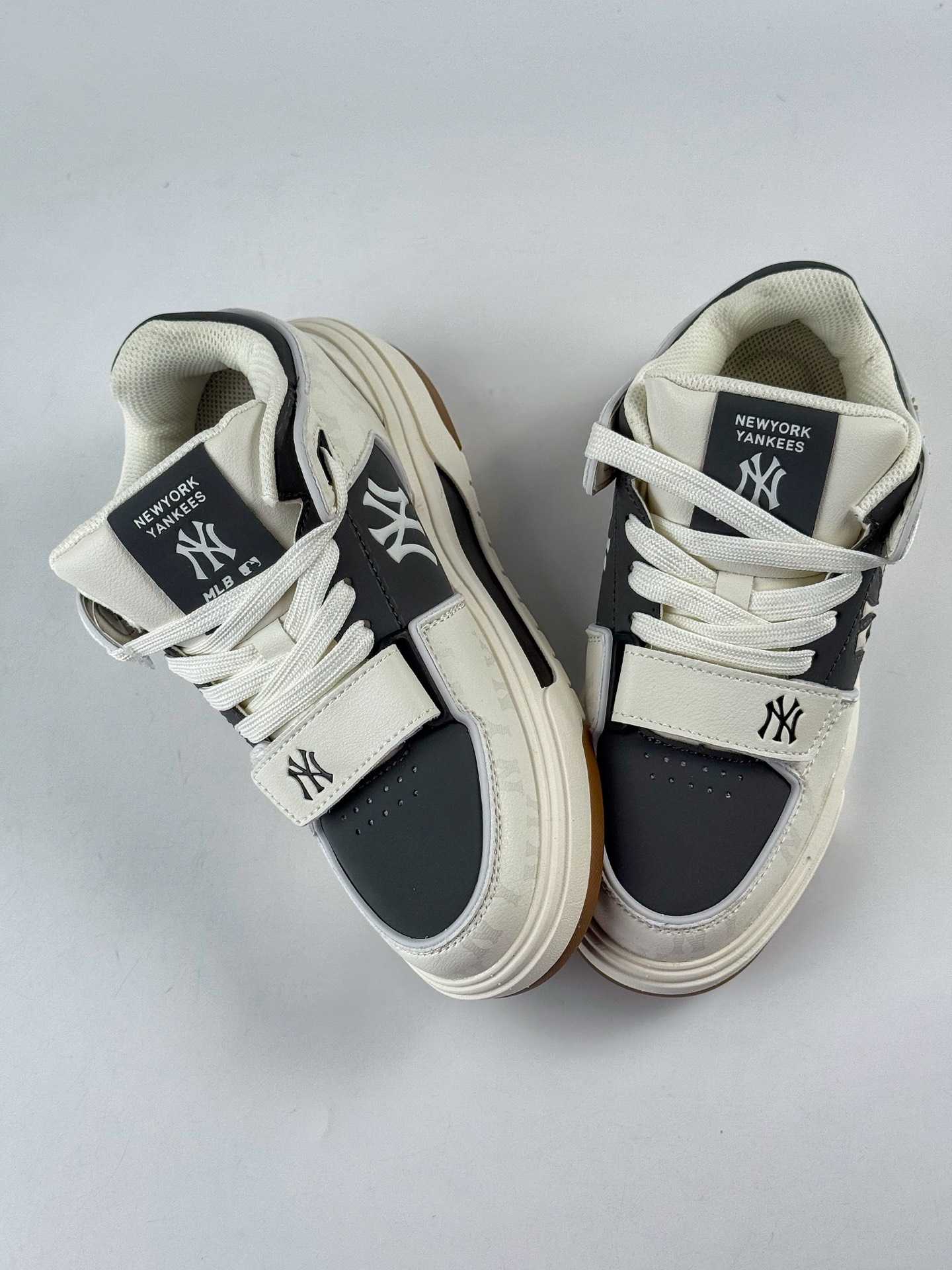 180 NY美国榄球洋基队 x MLB Chunky Runner Basic 厚底老爹厚底休闲运动慢跑鞋 3ASXW015N