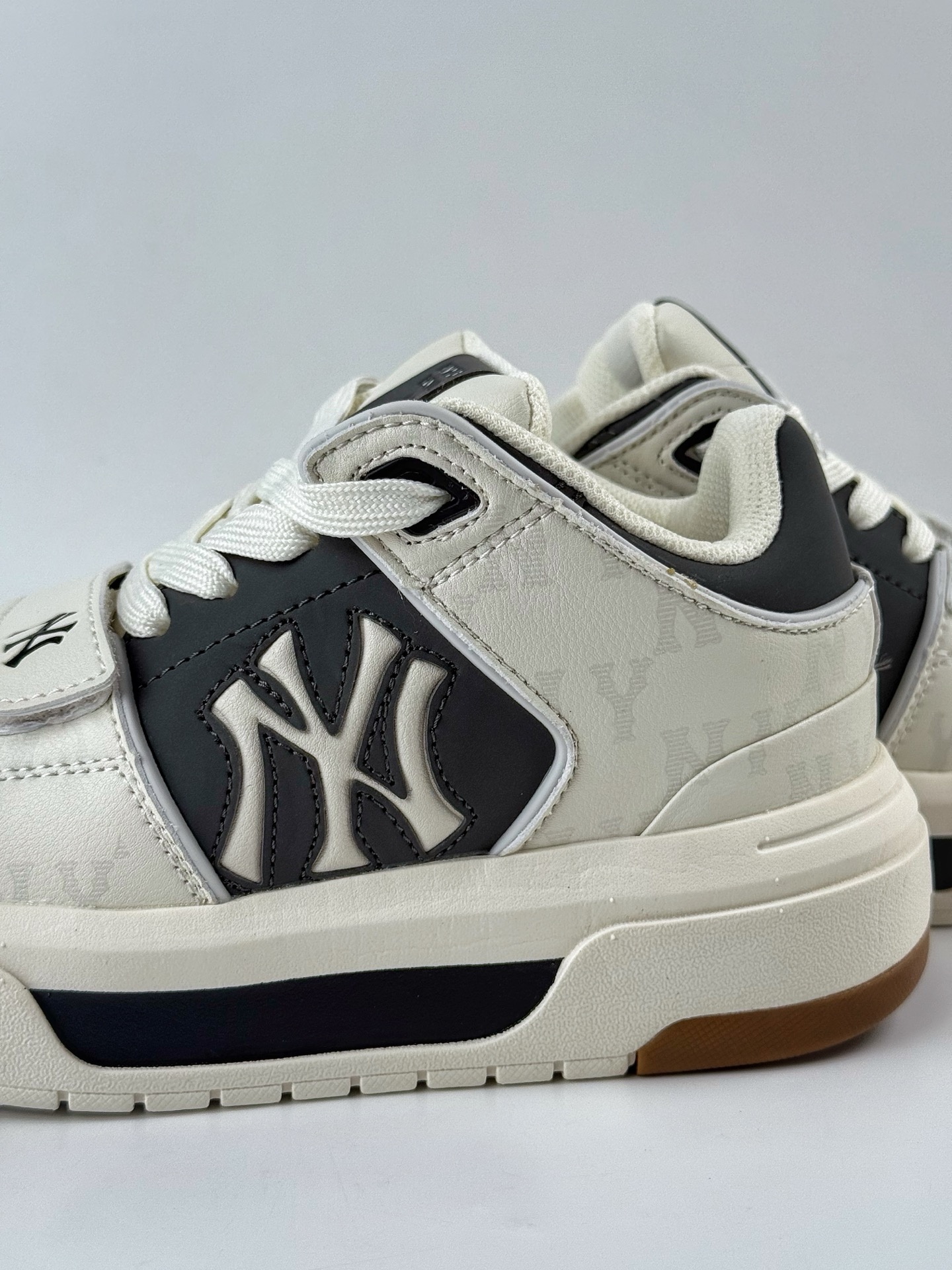 180 NY美国榄球洋基队 x MLB Chunky Runner Basic 厚底老爹厚底休闲运动慢跑鞋 3ASXW015N