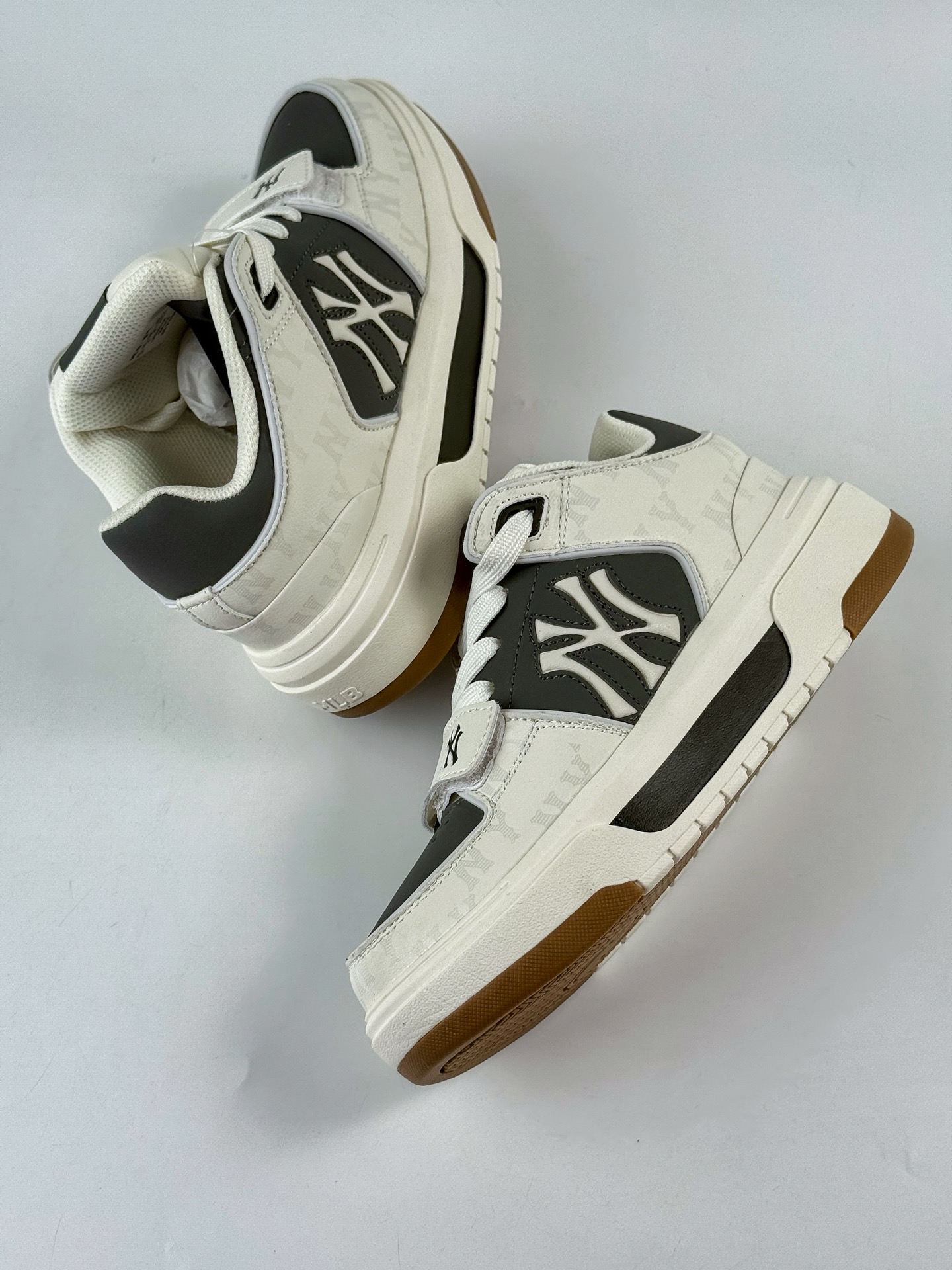 180 NY美国榄球洋基队 x MLB Chunky Runner Basic 厚底老爹厚底休闲运动慢跑鞋 3ASXW015N