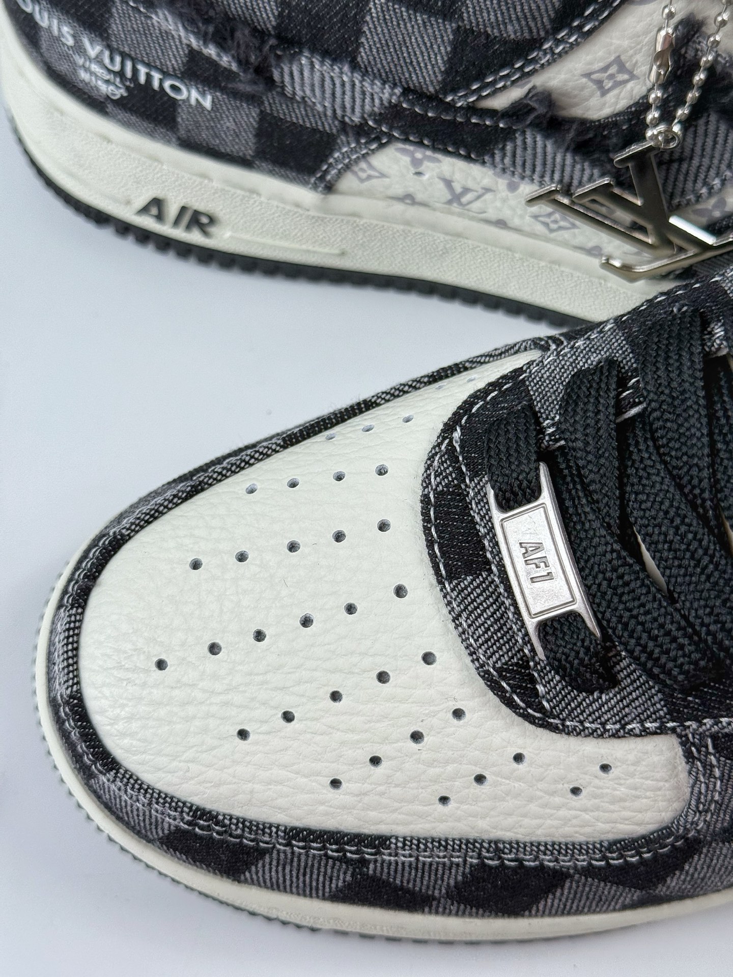 Nike Air Force 1 Low 07 x Louis Vuitton 黑白格牛仔 YF9511-817 Nike Air Force 1 Low 07 x Louis Vuitton 黑白格牛仔 YF9511-817