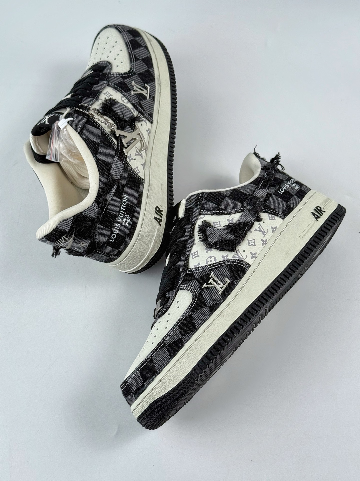 Nike Air Force 1 Low 07 x Louis Vuitton 黑白格牛仔 YF9511-817 Nike Air Force 1 Low 07 x Louis Vuitton 黑白格牛仔 YF9511-817