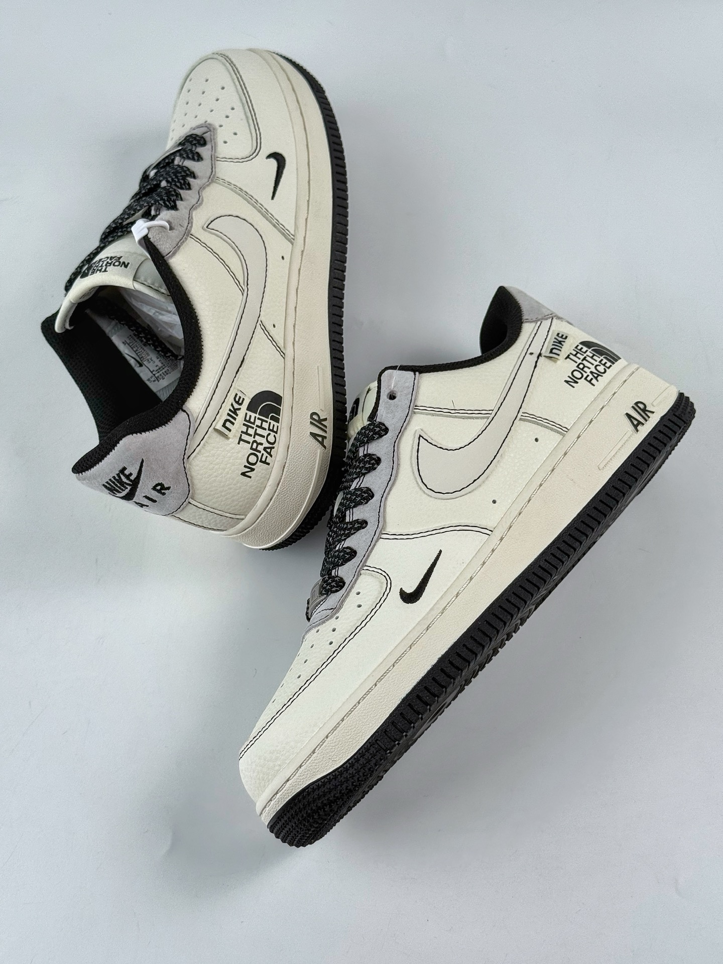 260 Nike Air Force 1 Low 07 x The North Face 白黑小勾满天星 JS8028-015
