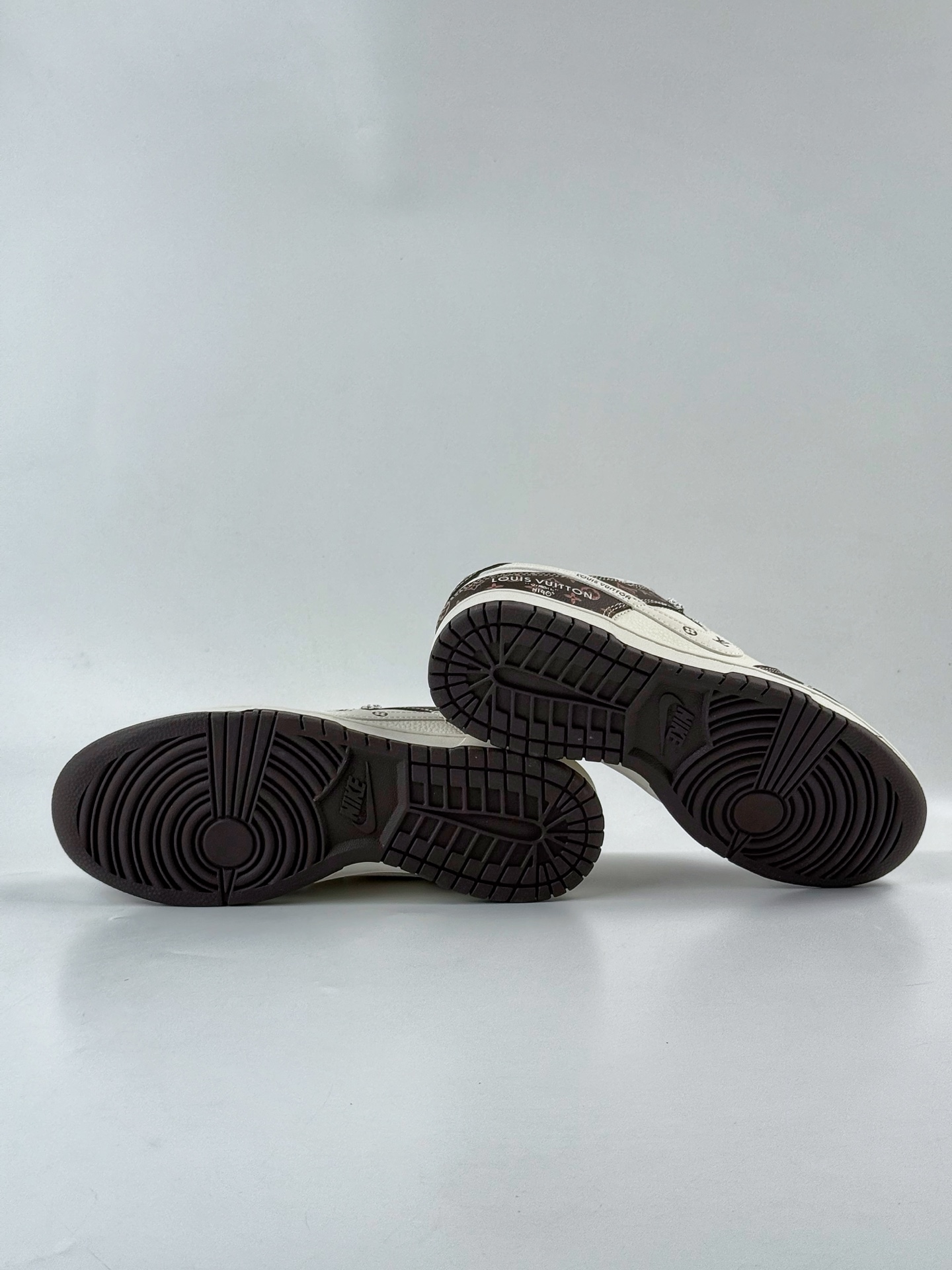 280 Nike SB Dunk Low x Louis Vuitton 棕白满天星 CX5050-Y05