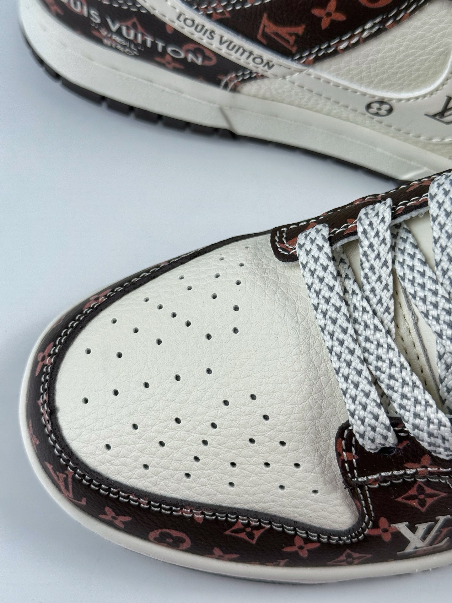 280 Nike SB Dunk Low x Louis Vuitton 棕白满天星 CX5050-Y05