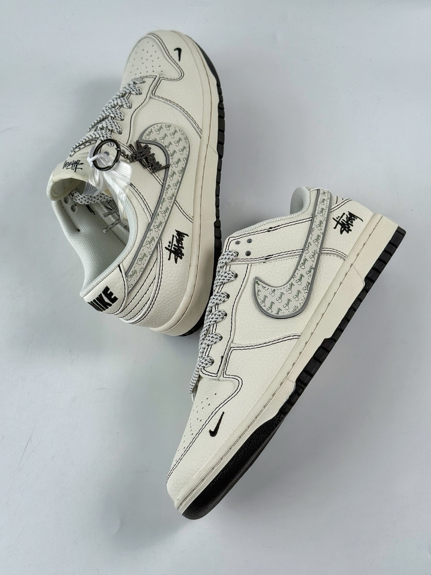 280 Nike SB Dunk Low x Stussy 白黑小勾满天星 HH7518-097