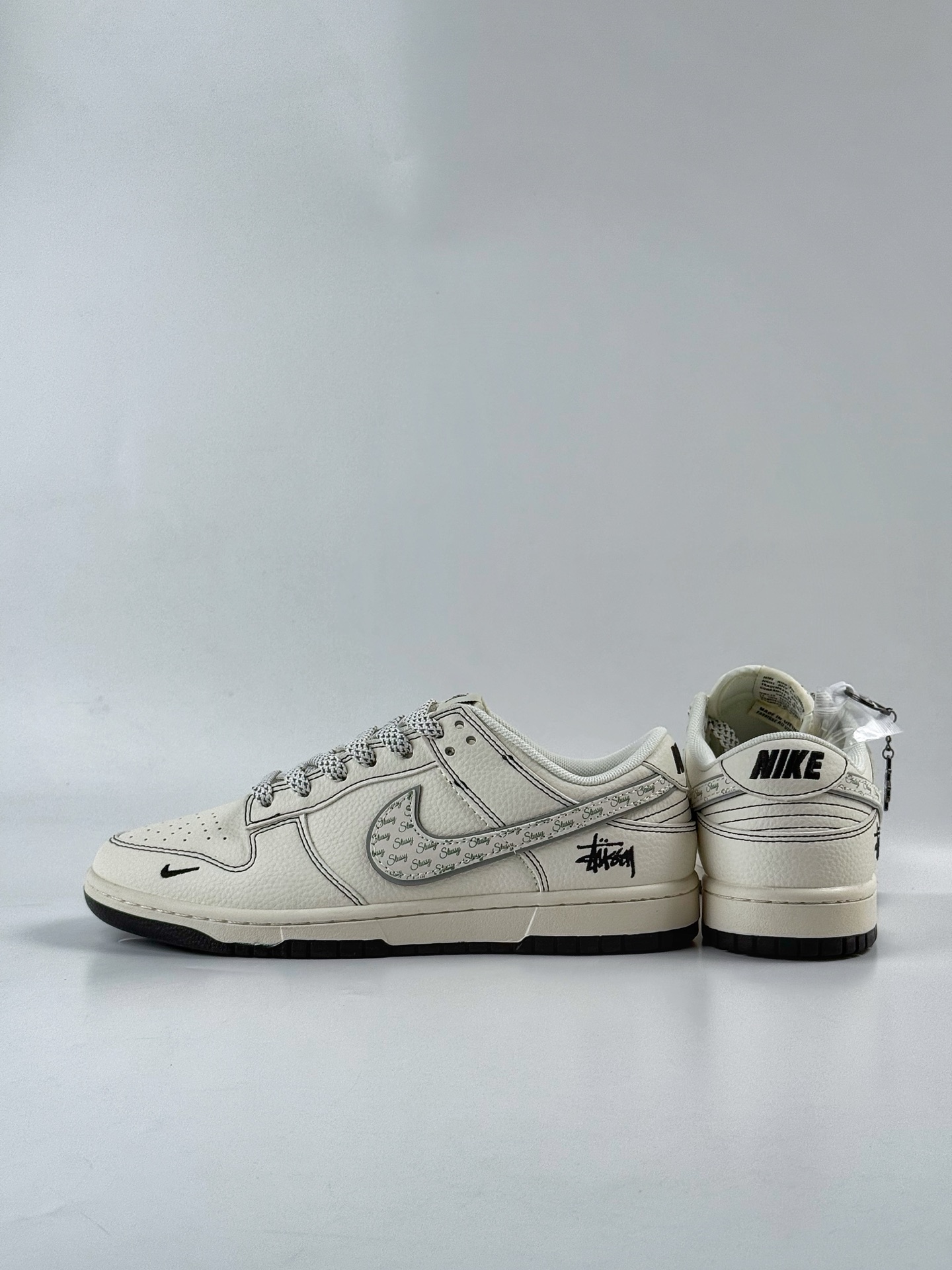 280 Nike SB Dunk Low x Stussy 白黑小勾满天星 HH7518-097