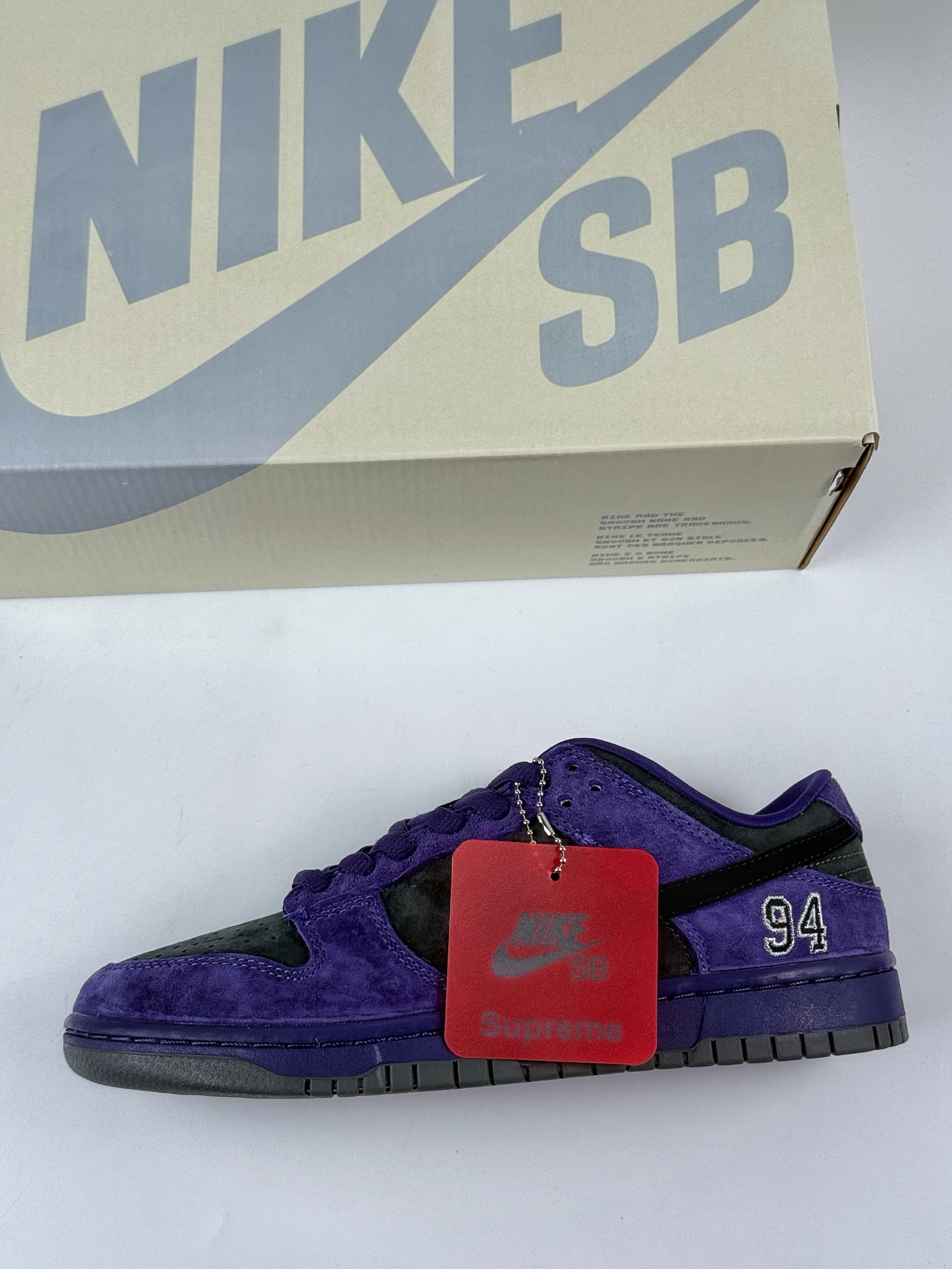 210 Nike Dunk SB DUNK LOW PRO QS x Supreme 欧洲限定 紫黑 HQ8487-500