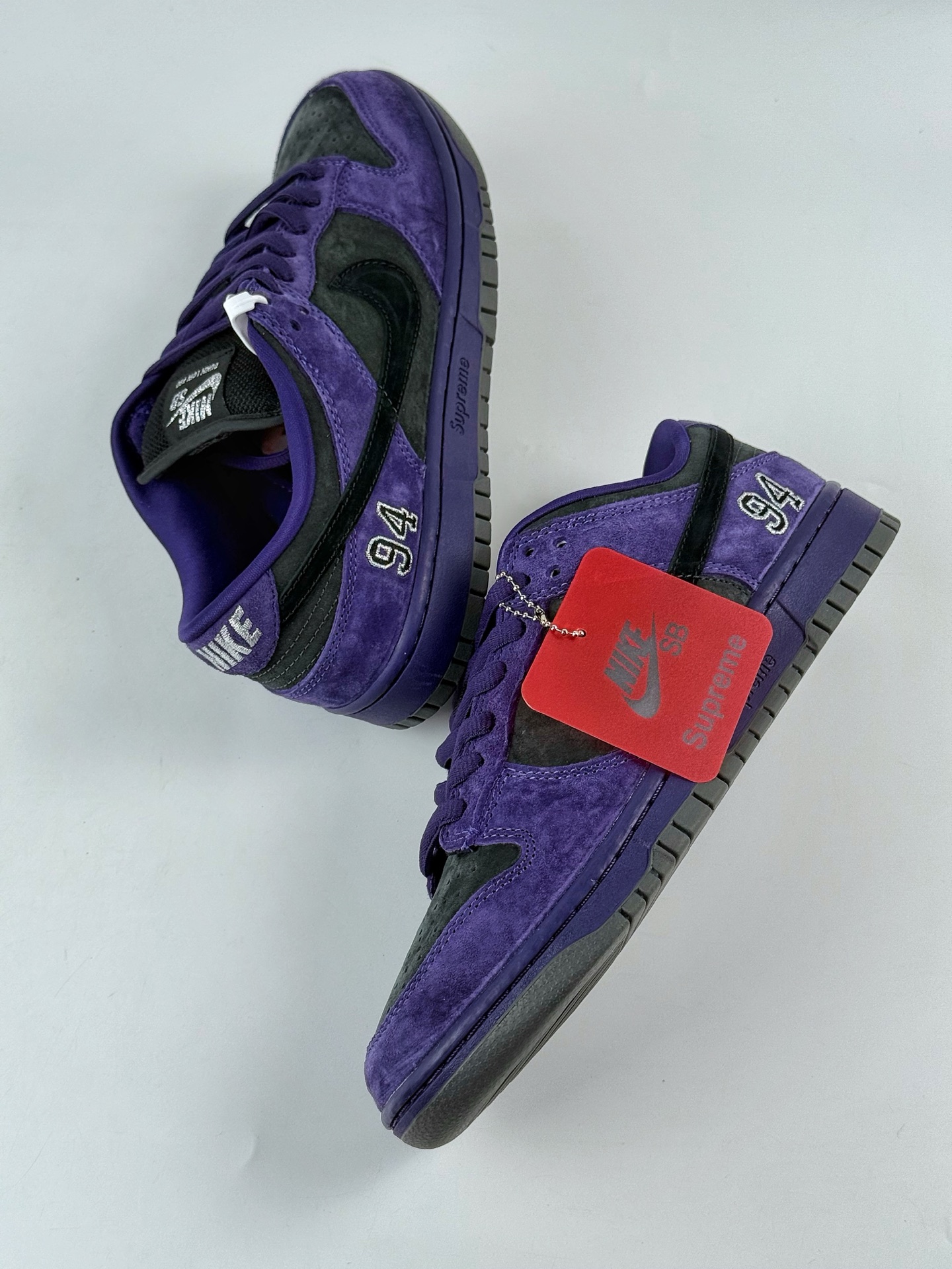 210 Nike Dunk SB DUNK LOW PRO QS x Supreme 欧洲限定 紫黑 HQ8487-500