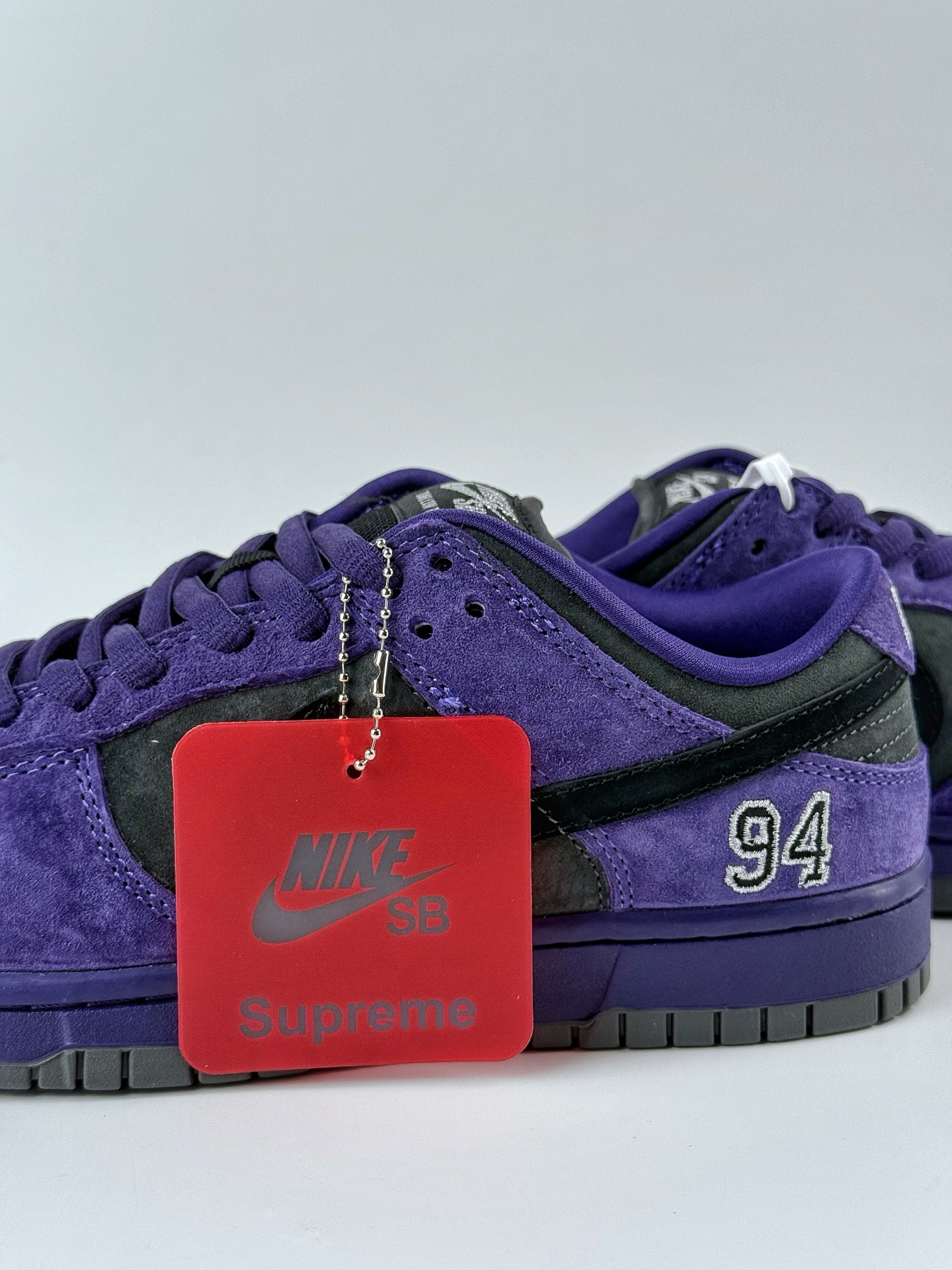 210 Nike Dunk SB DUNK LOW PRO QS x Supreme 欧洲限定 紫黑 HQ8487-500