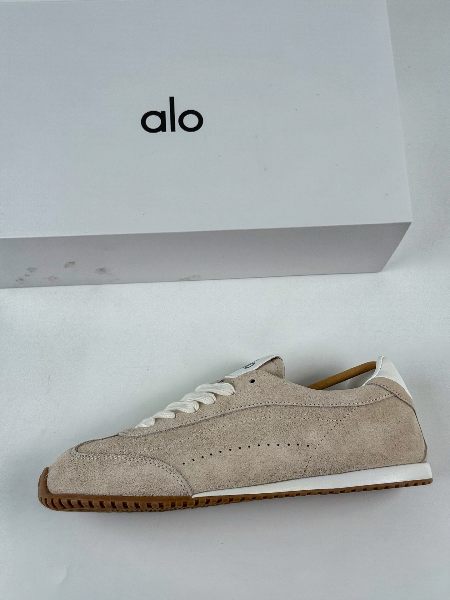 200 Alo yoga Sunset Seaker 米色 休闲城市通勤复古薄底德迅鞋